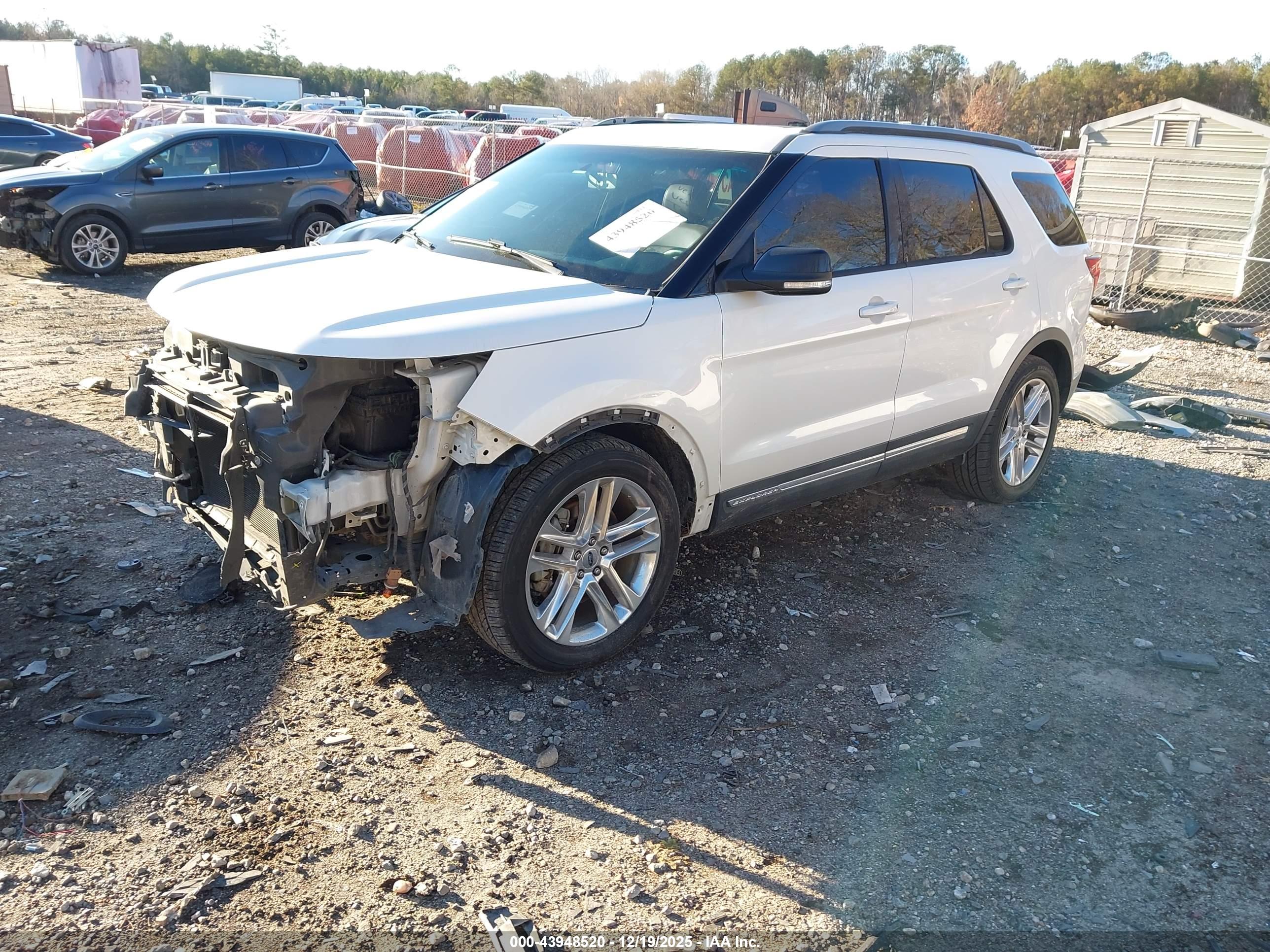 FORD EXPLORER image 2