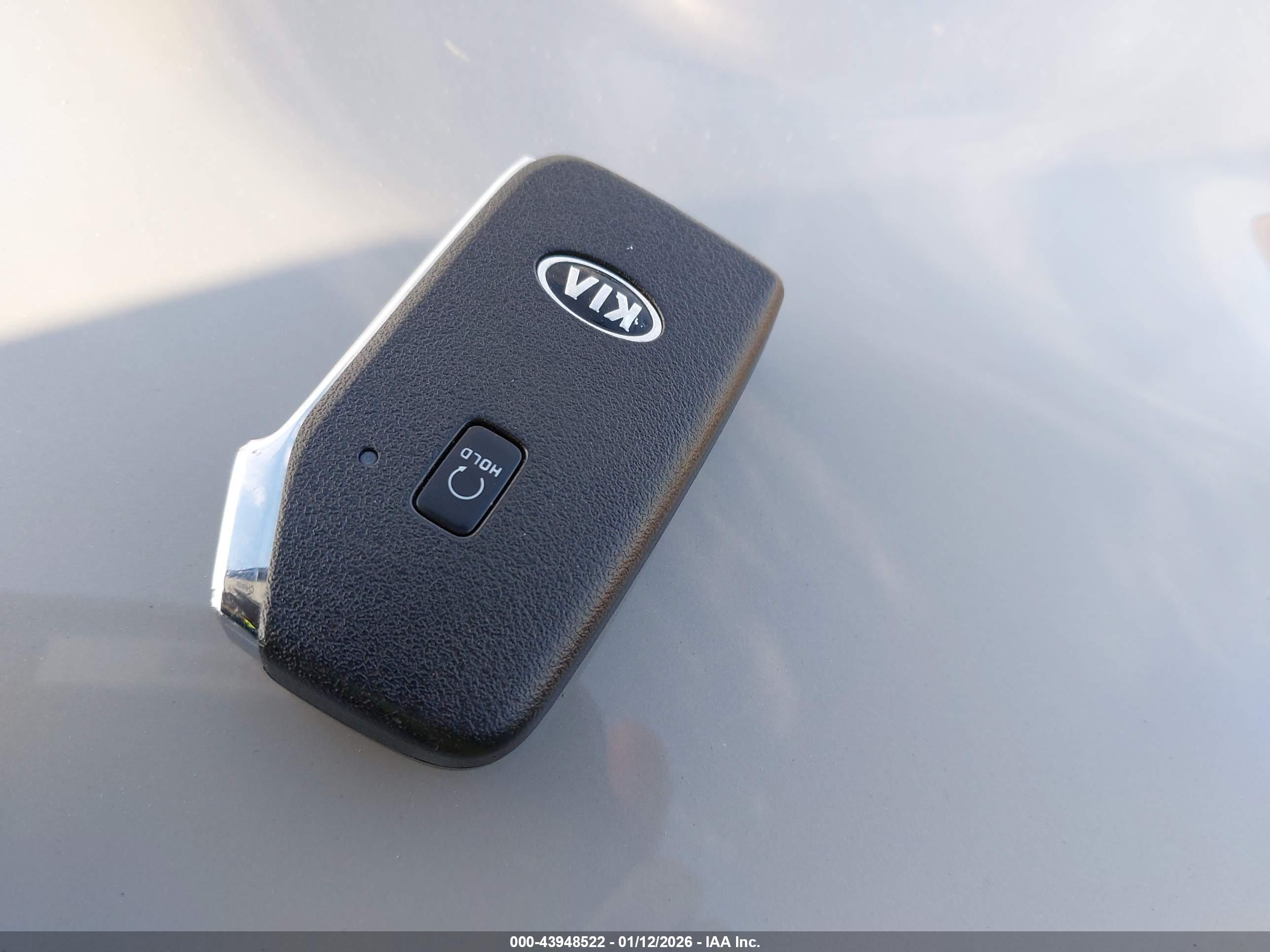 KIA K5 image 11