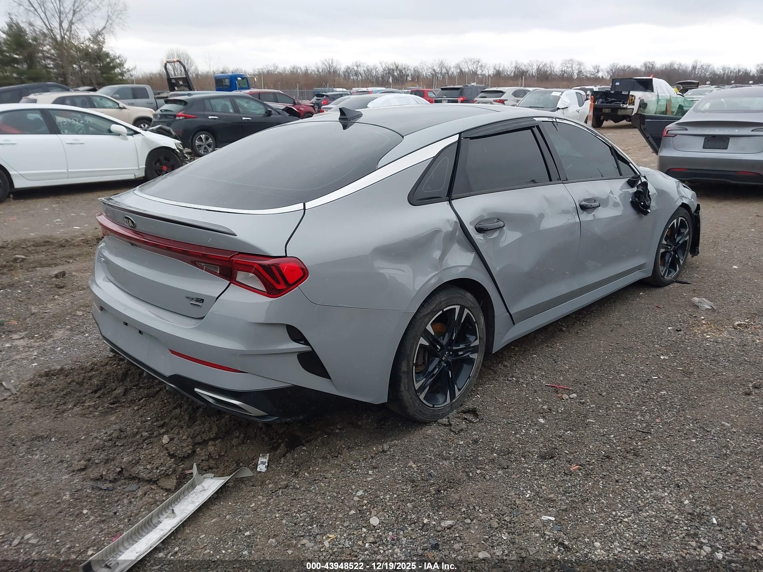 KIA K5 image 4
