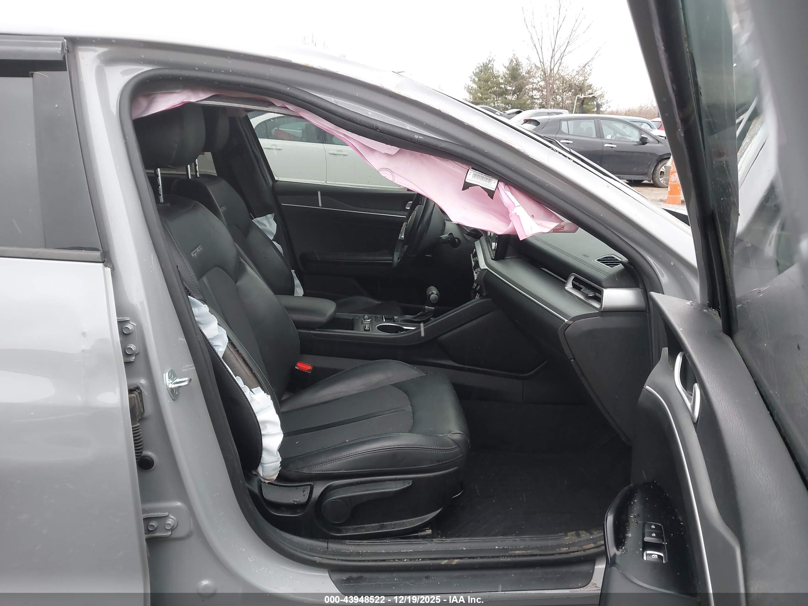 KIA K5 image 5
