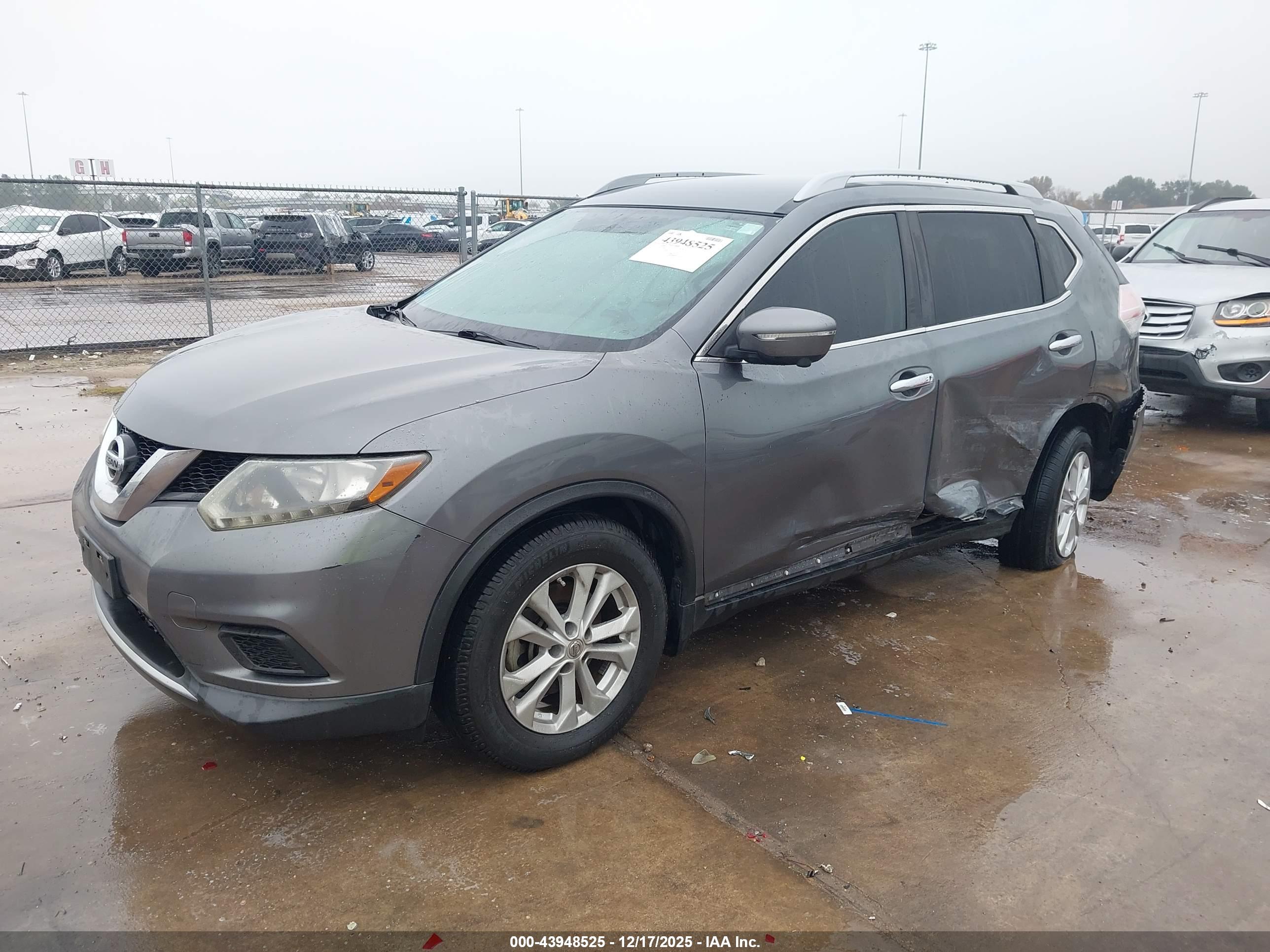 NISSAN ROGUE image 2