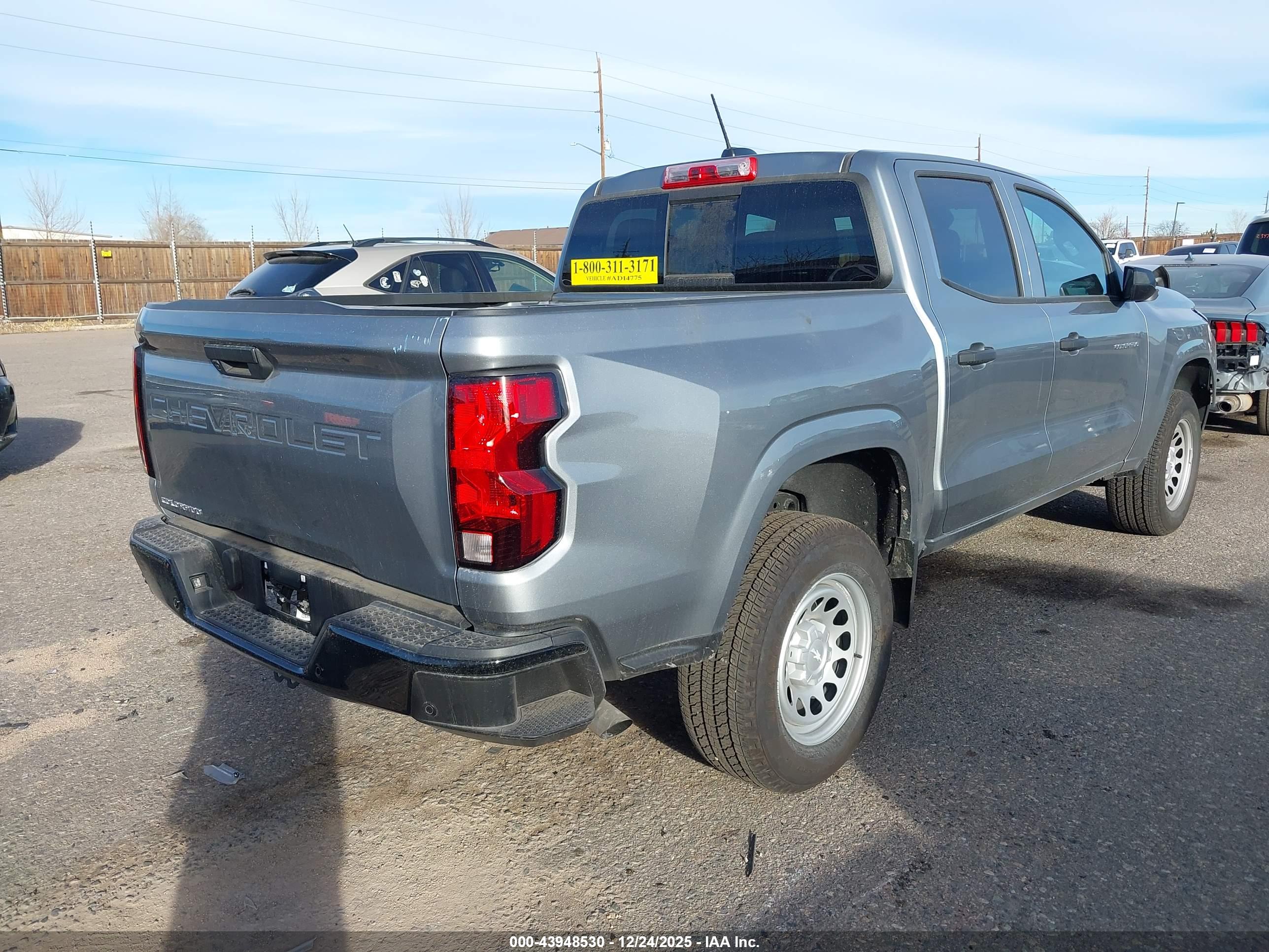 CHEVROLET COLORADO image 4