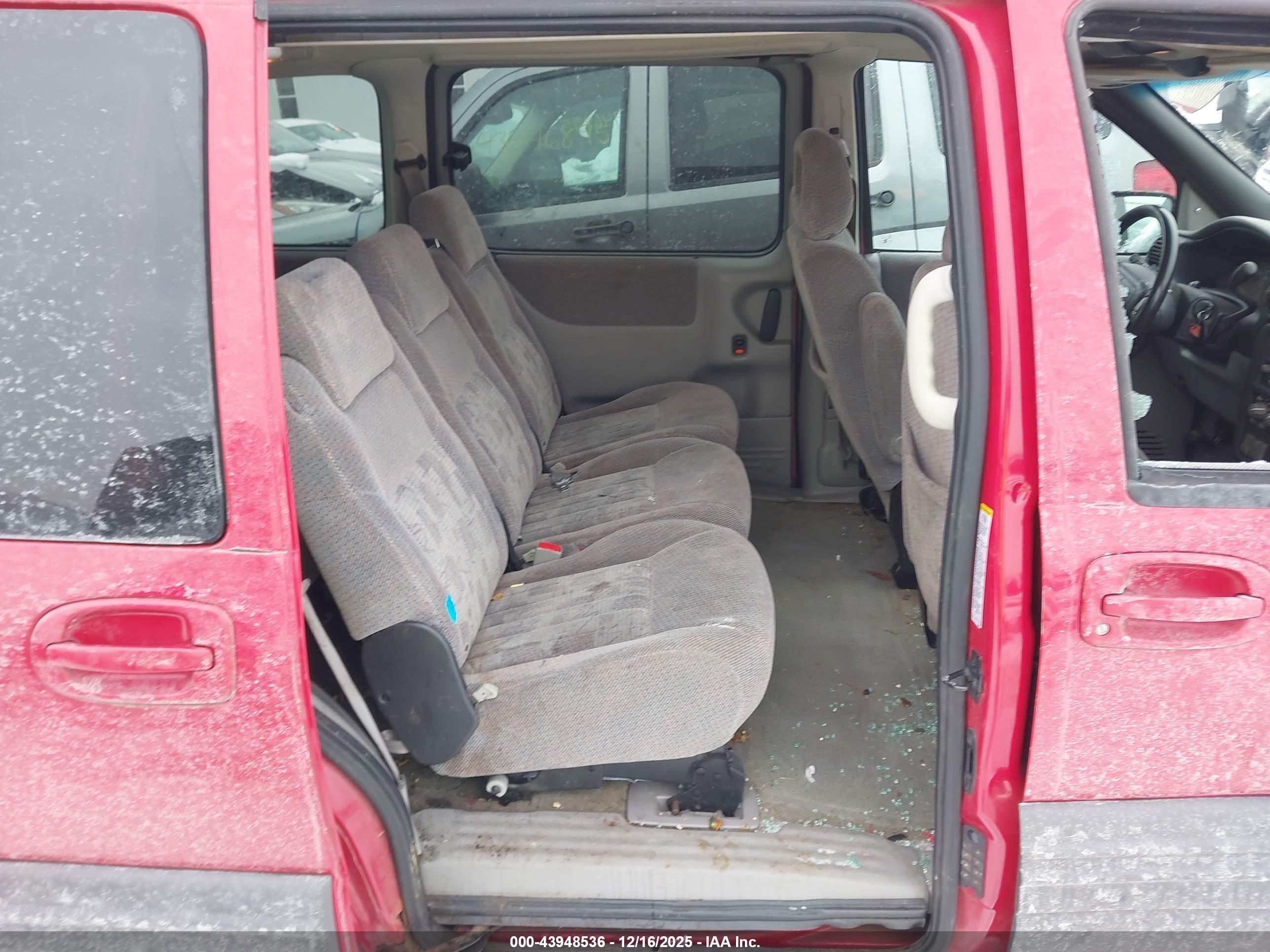 PONTIAC MONTANA image 8