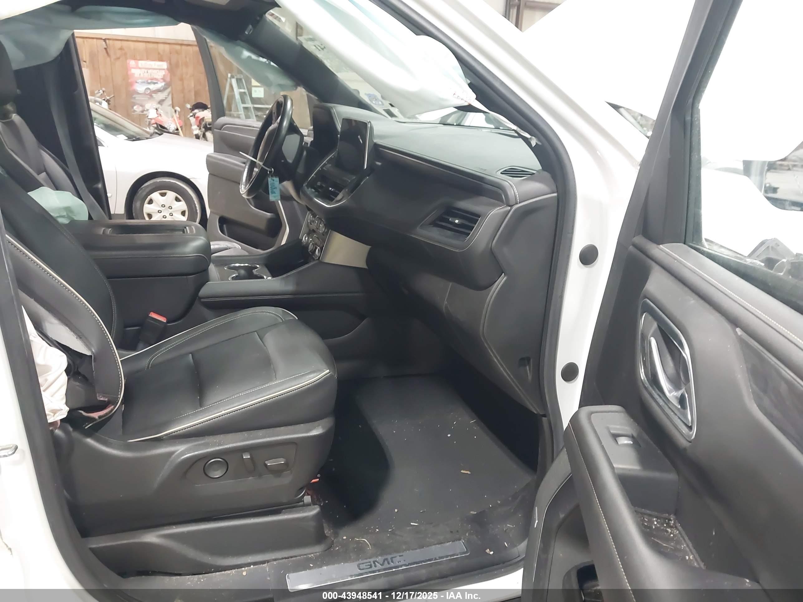 GMC YUKON image 5