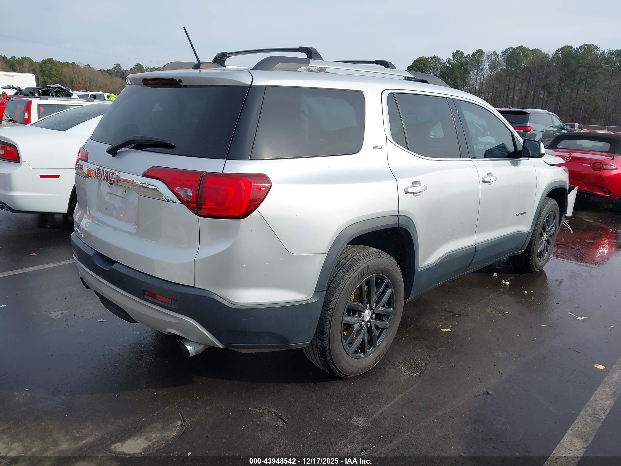 GMC ACADIA image 4