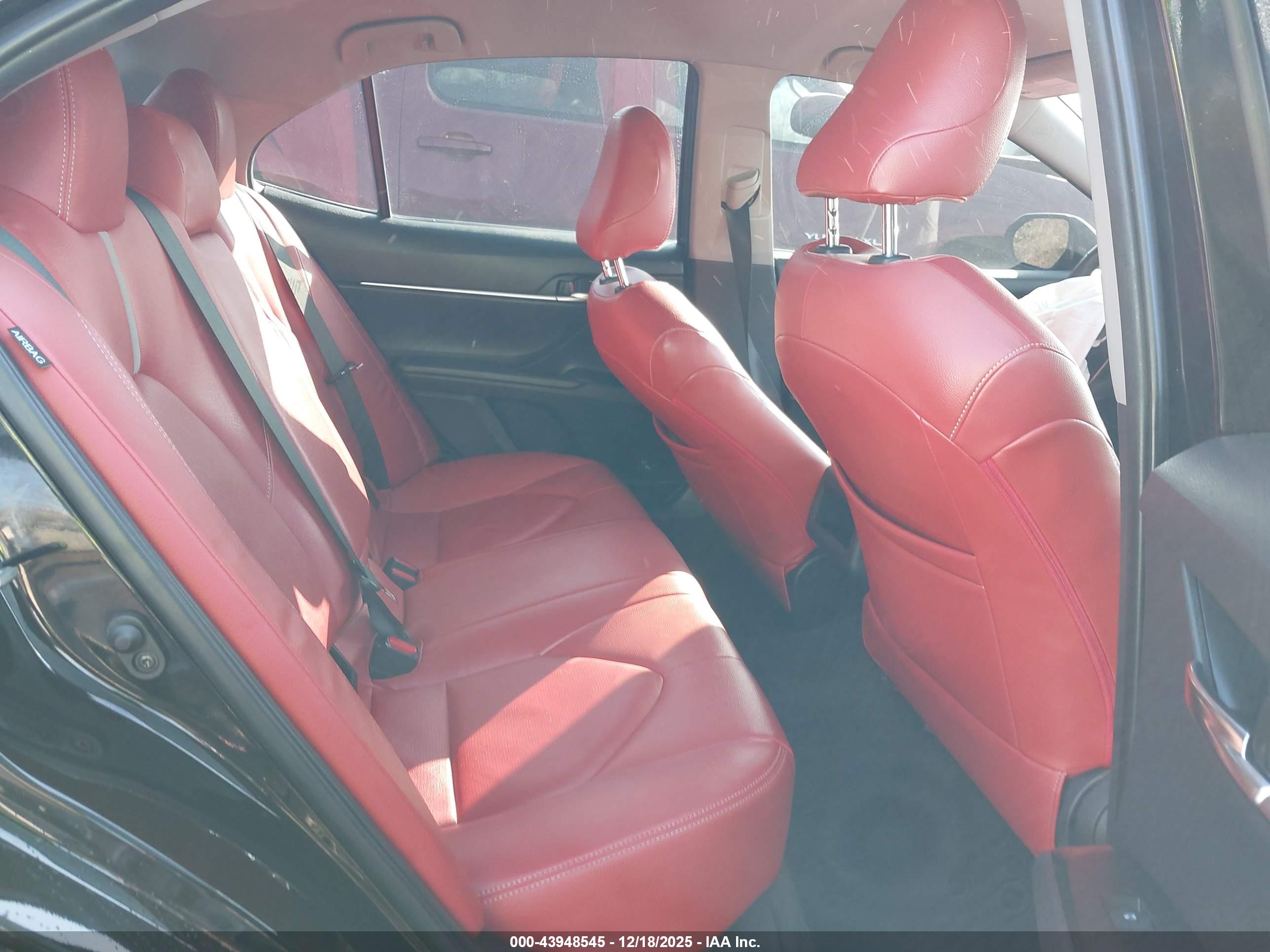 TOYOTA CAMRY image 8