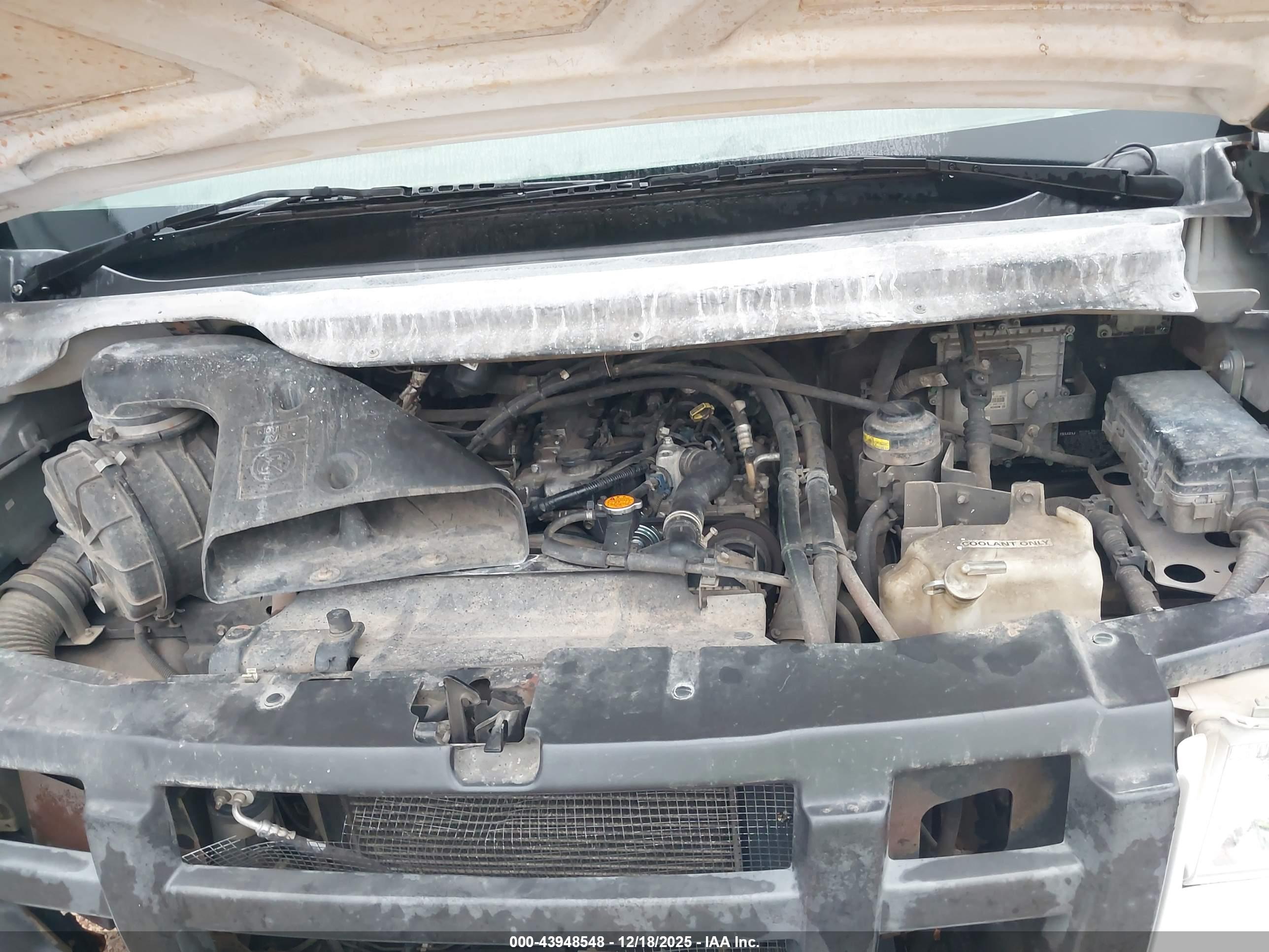 ISUZU NPR image 10