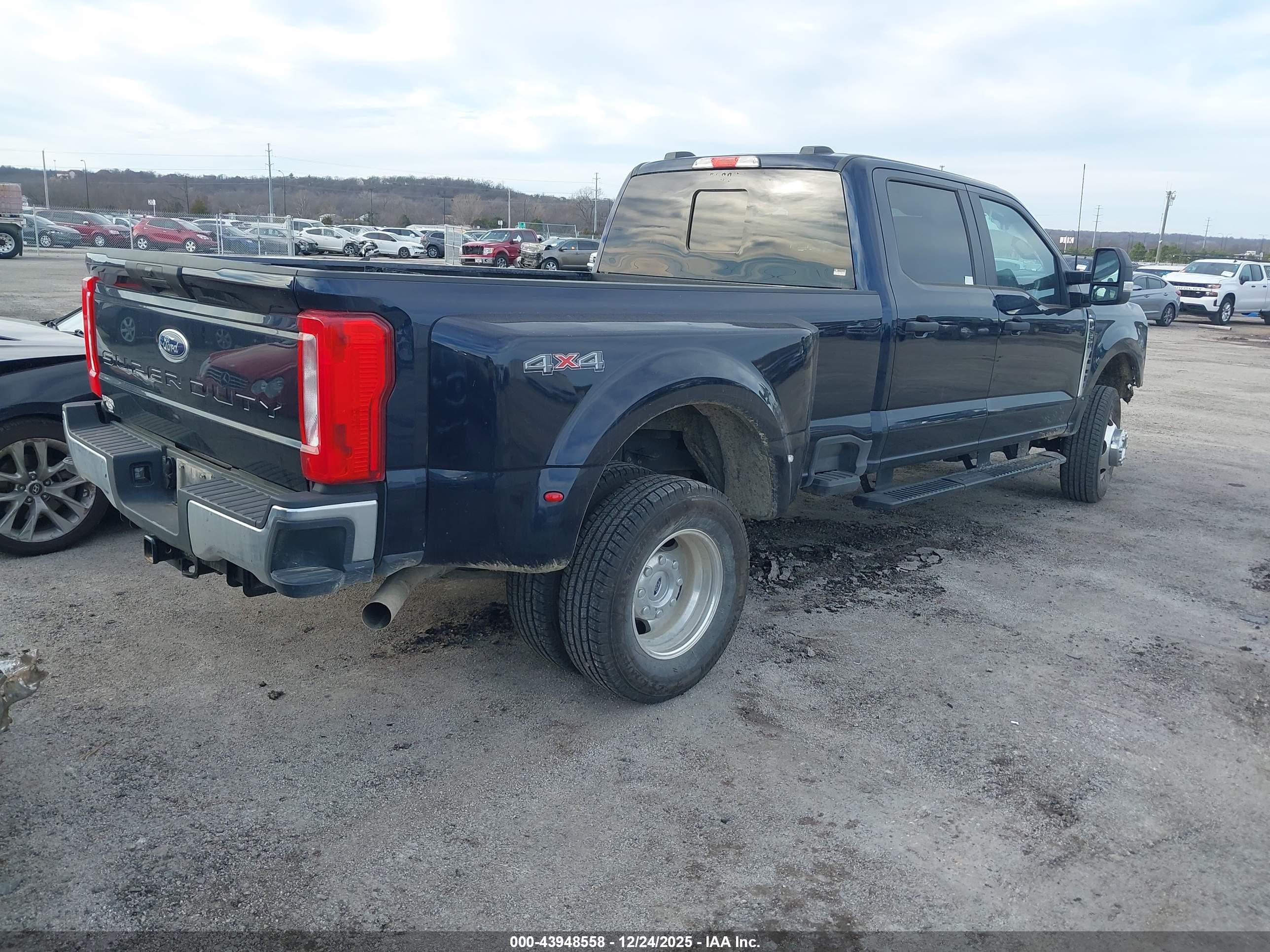 FORD F-350 image 4