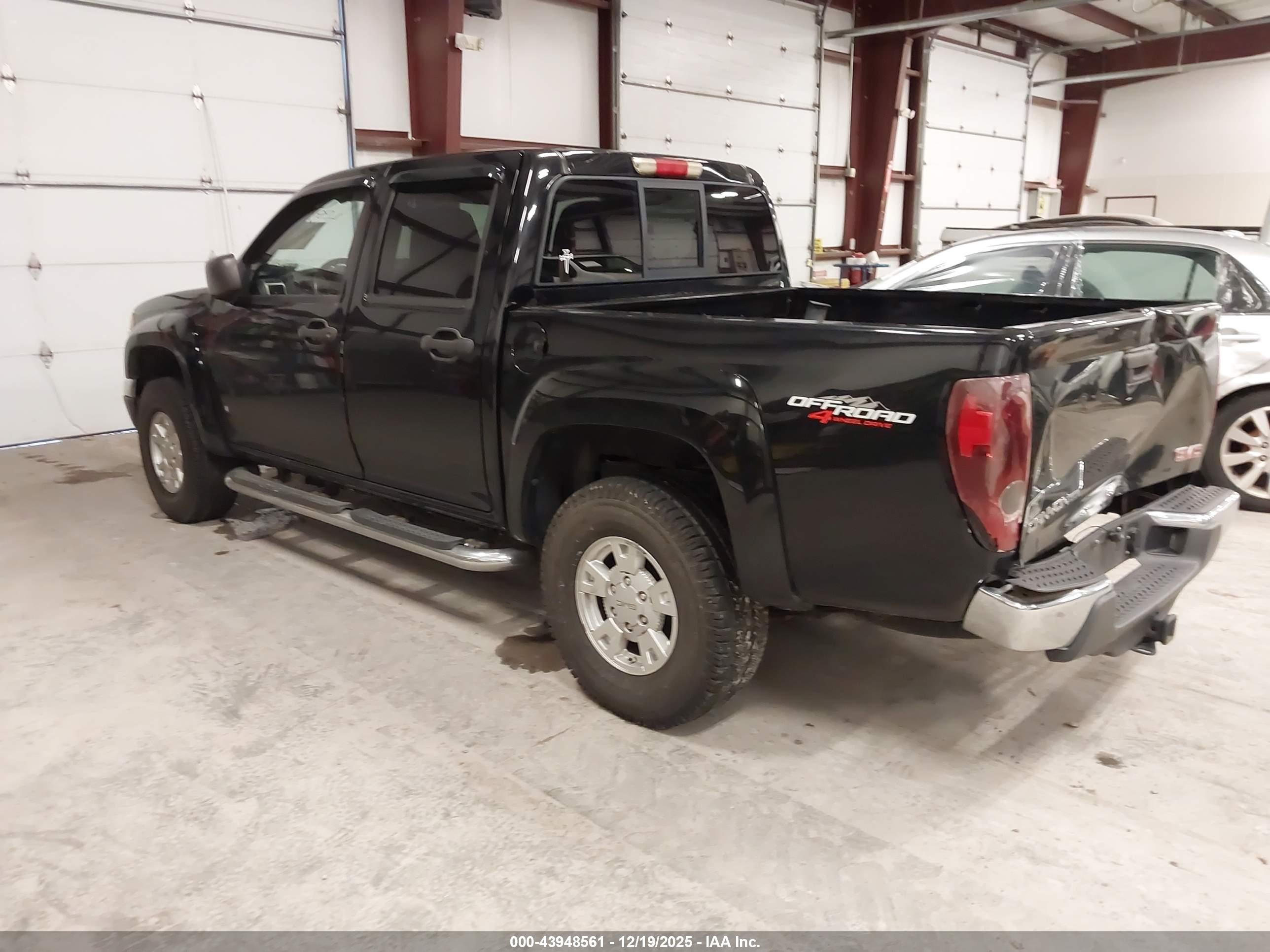 GMC CANYON image 3