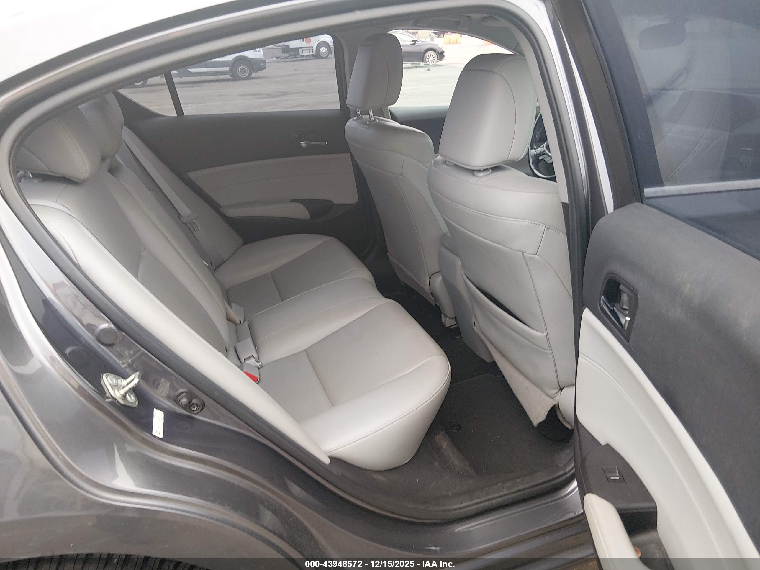 ACURA ILX image 8