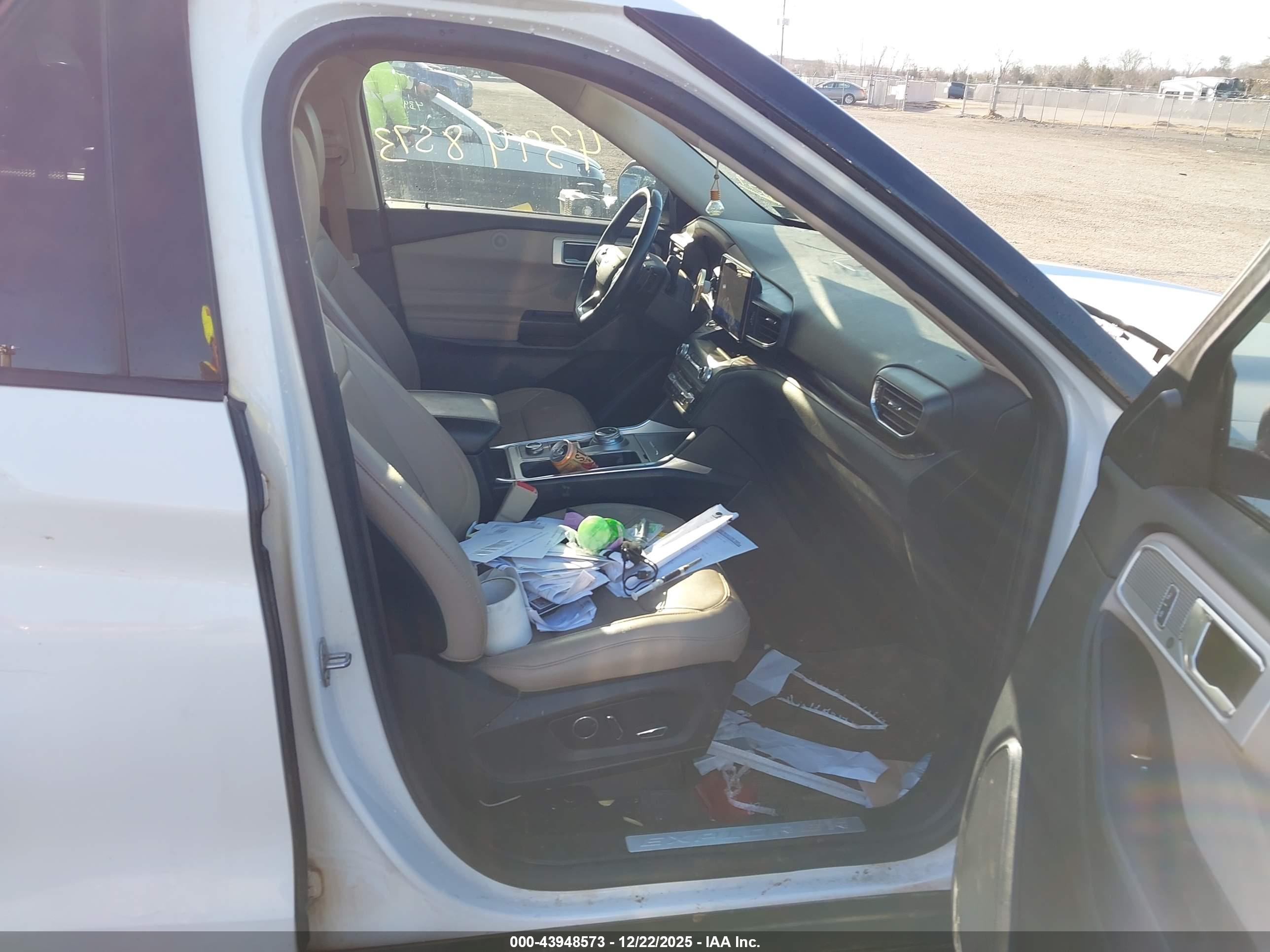 FORD EXPLORER image 5