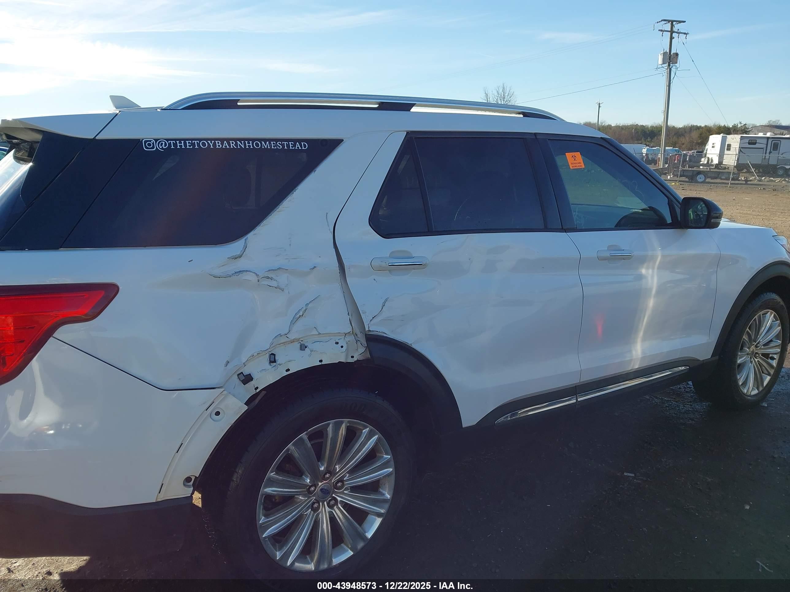 FORD EXPLORER image 6