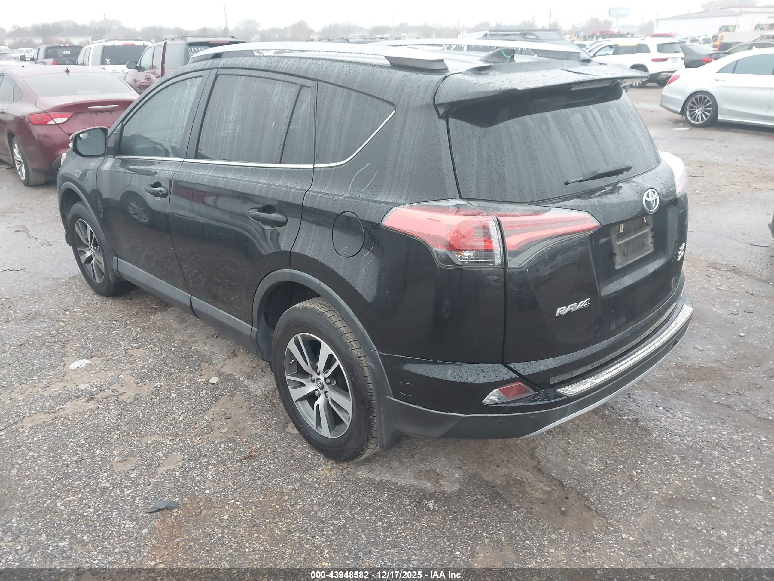 TOYOTA RAV4 image 3