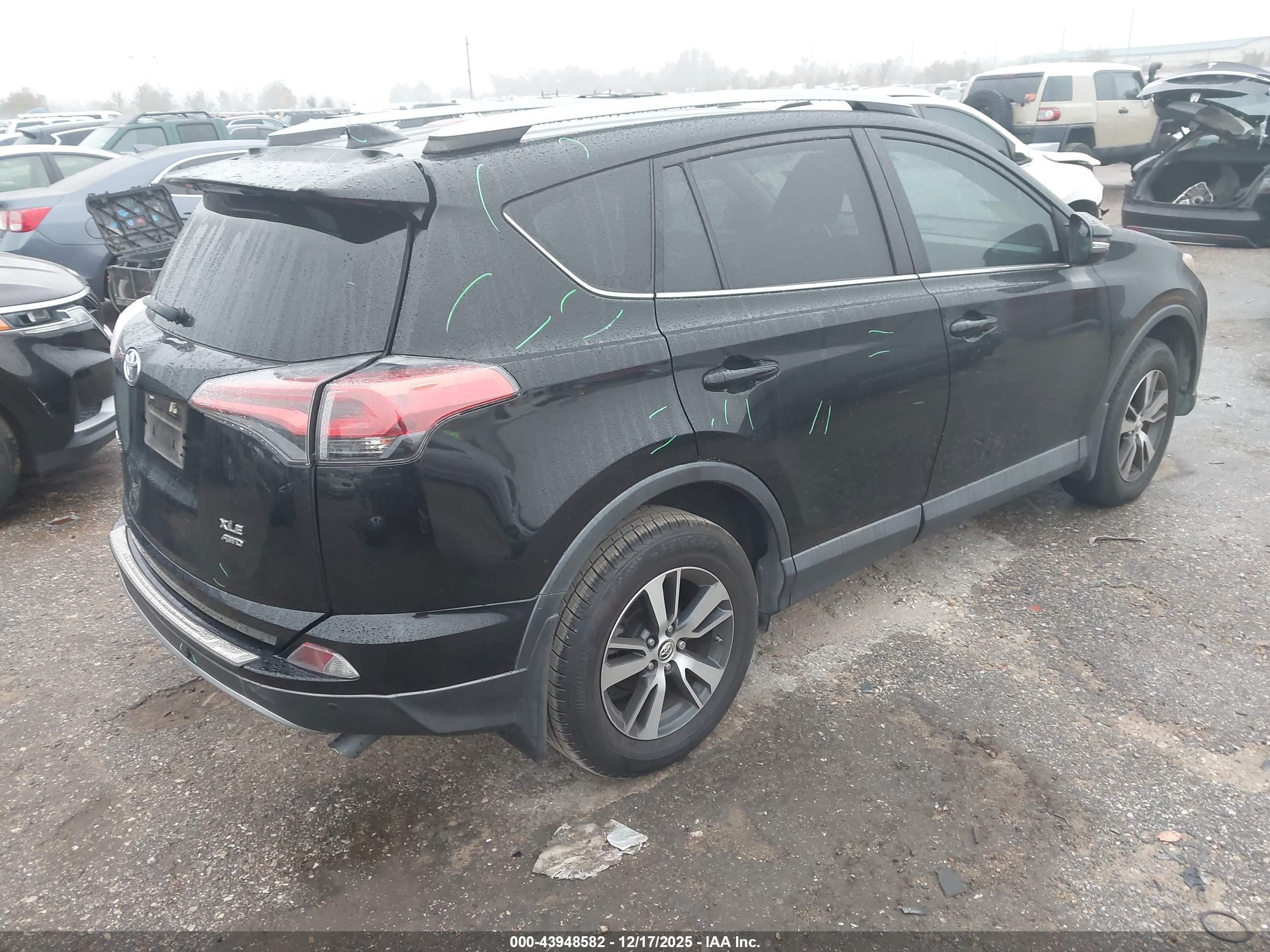TOYOTA RAV4 image 4