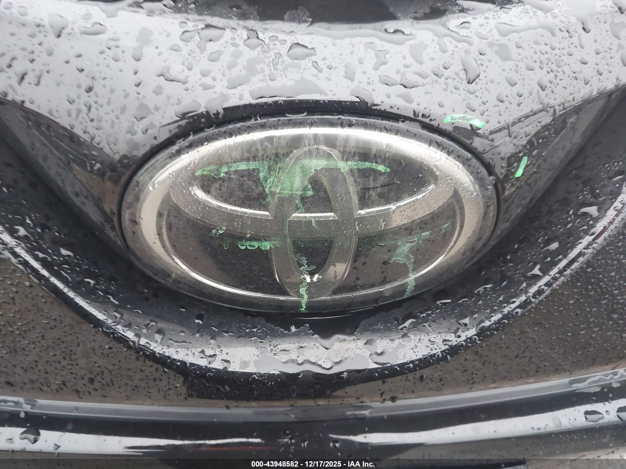TOYOTA RAV4 image 6