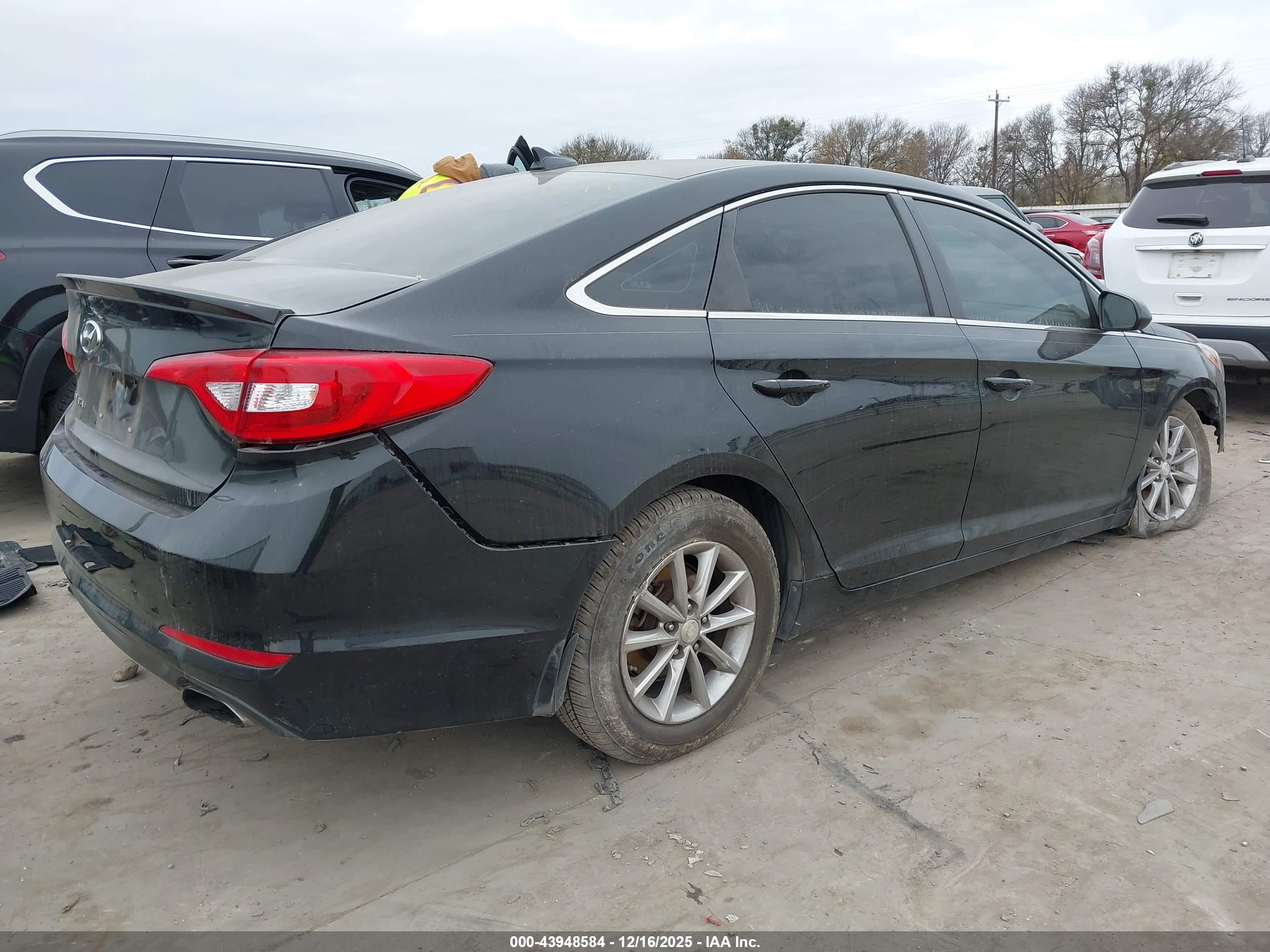 HYUNDAI SONATA image 4
