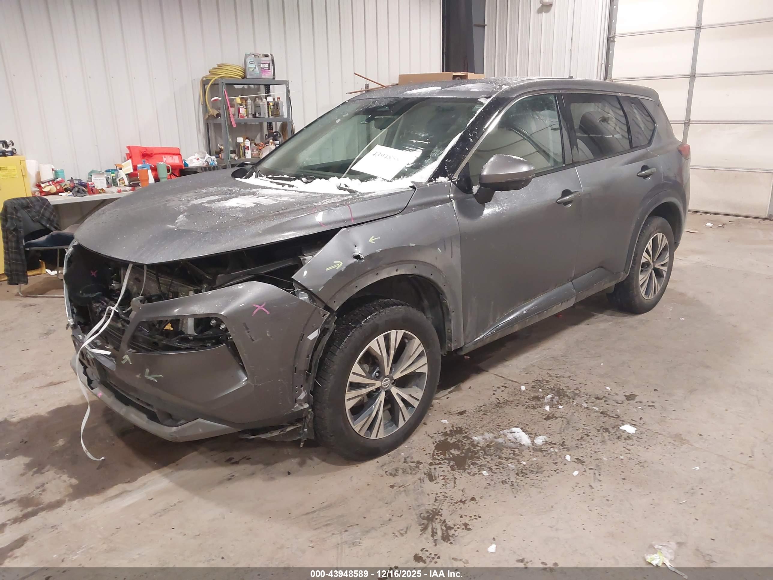 NISSAN ROGUE image 2