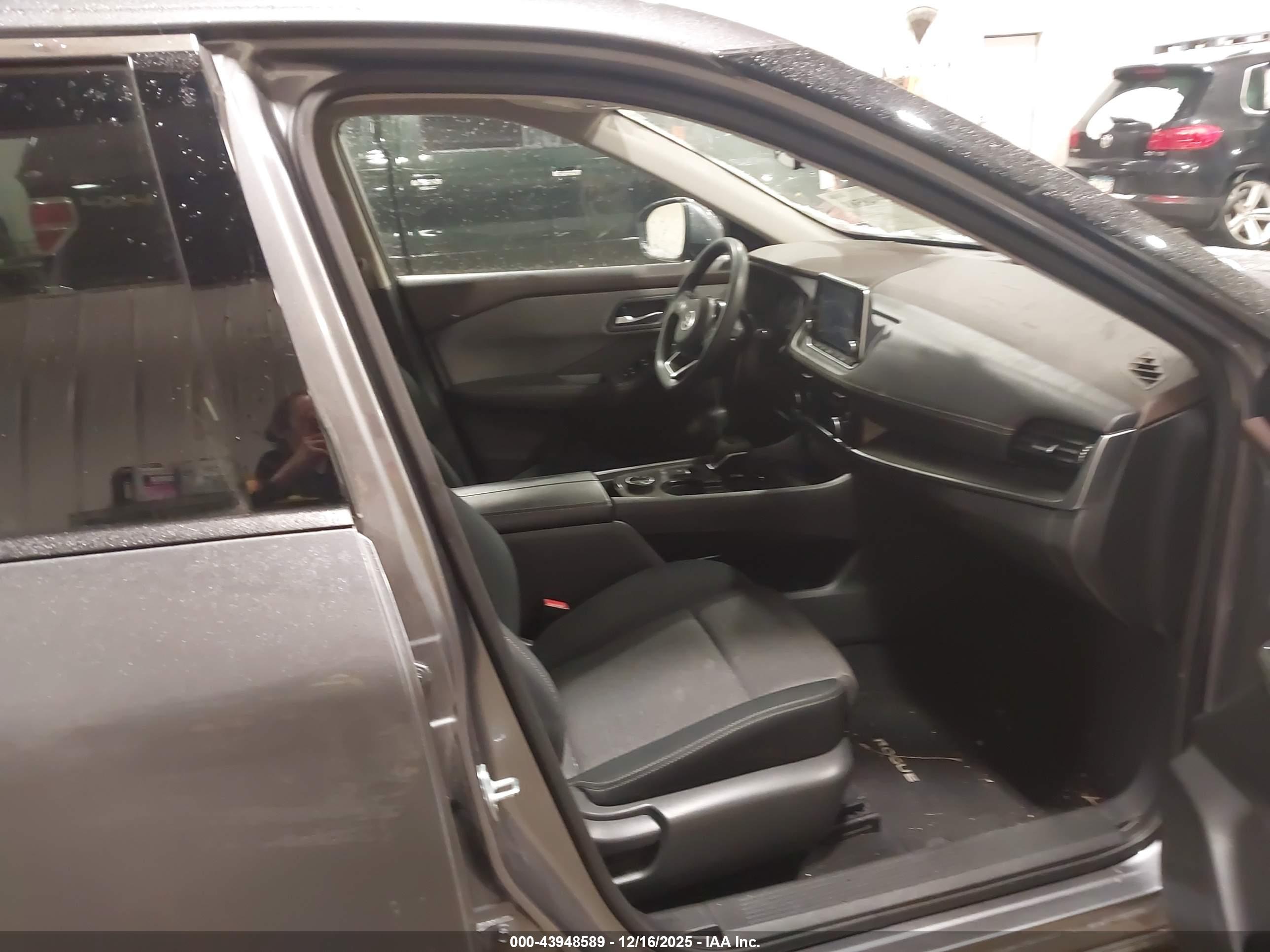 NISSAN ROGUE image 5