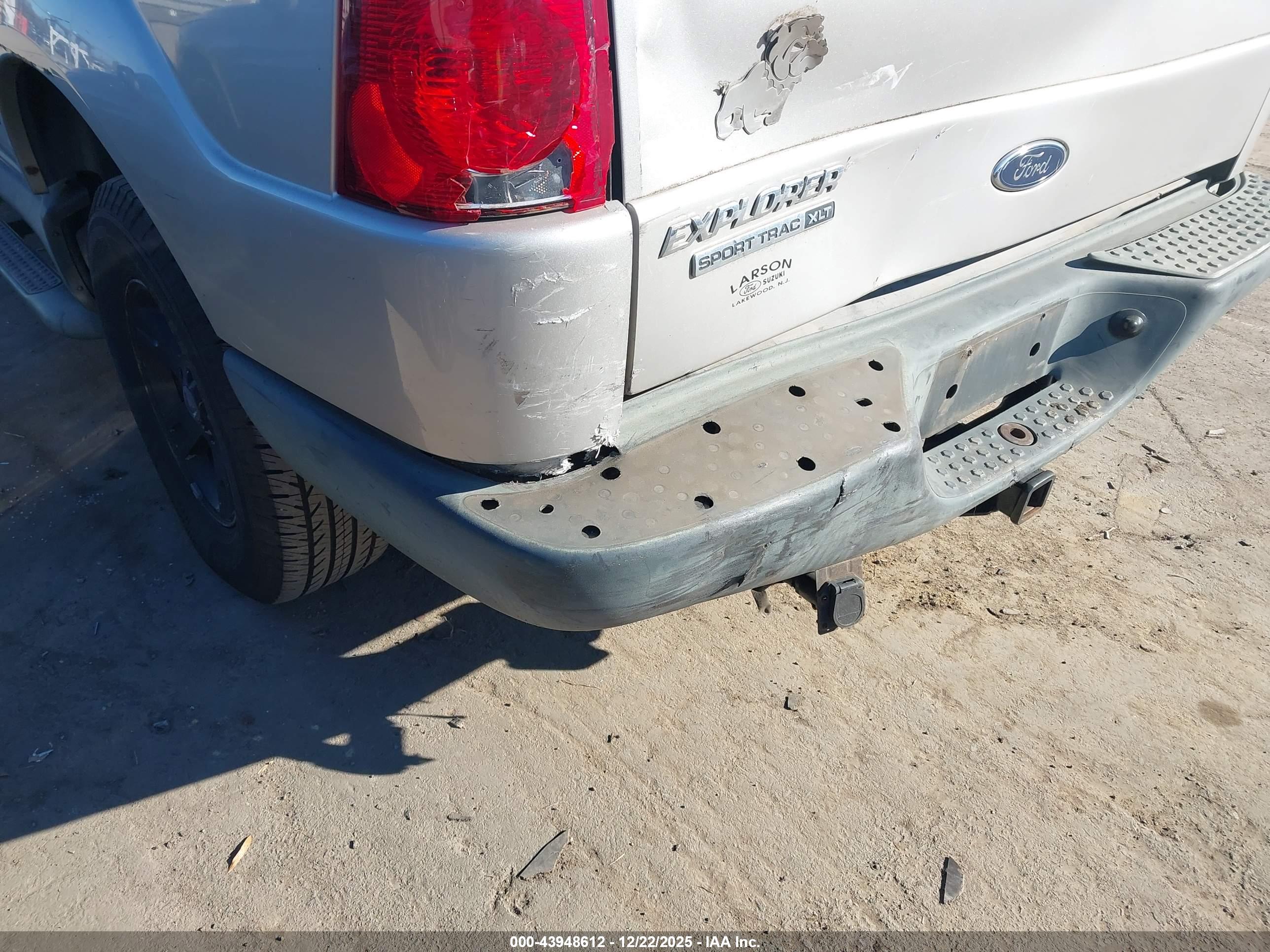 FORD EXPLORER image 6