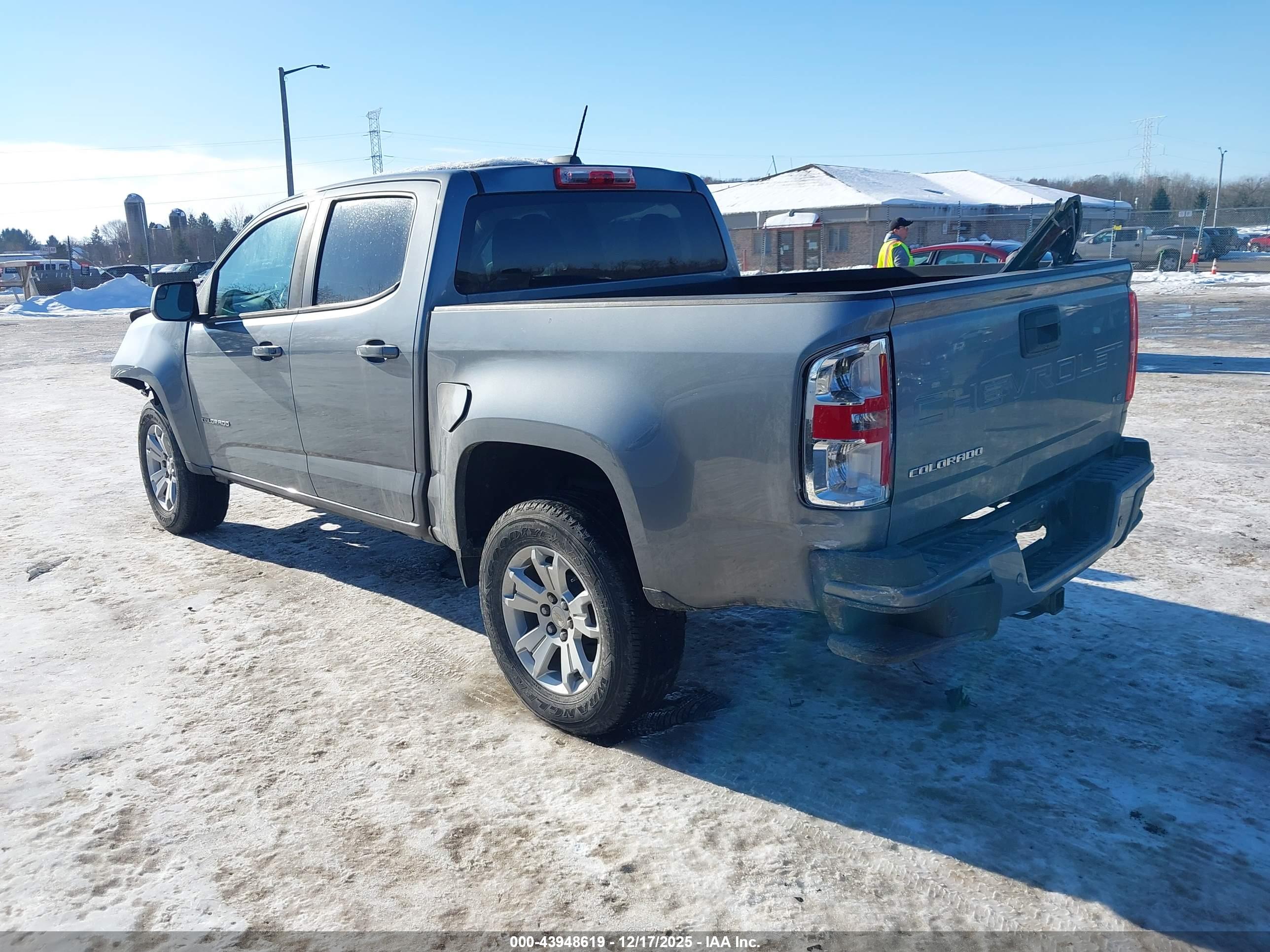 CHEVROLET COLORADO image 3