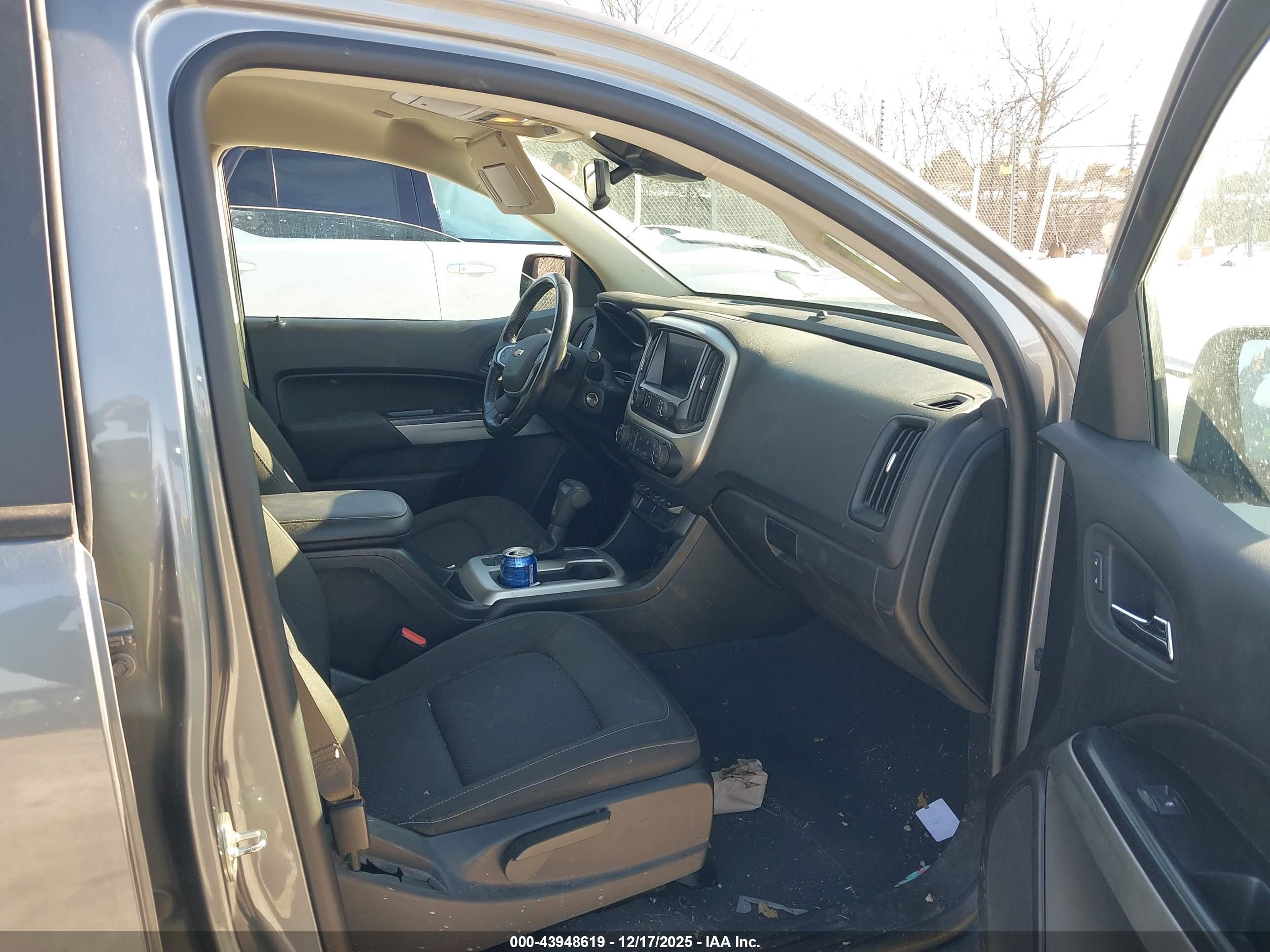 CHEVROLET COLORADO image 5