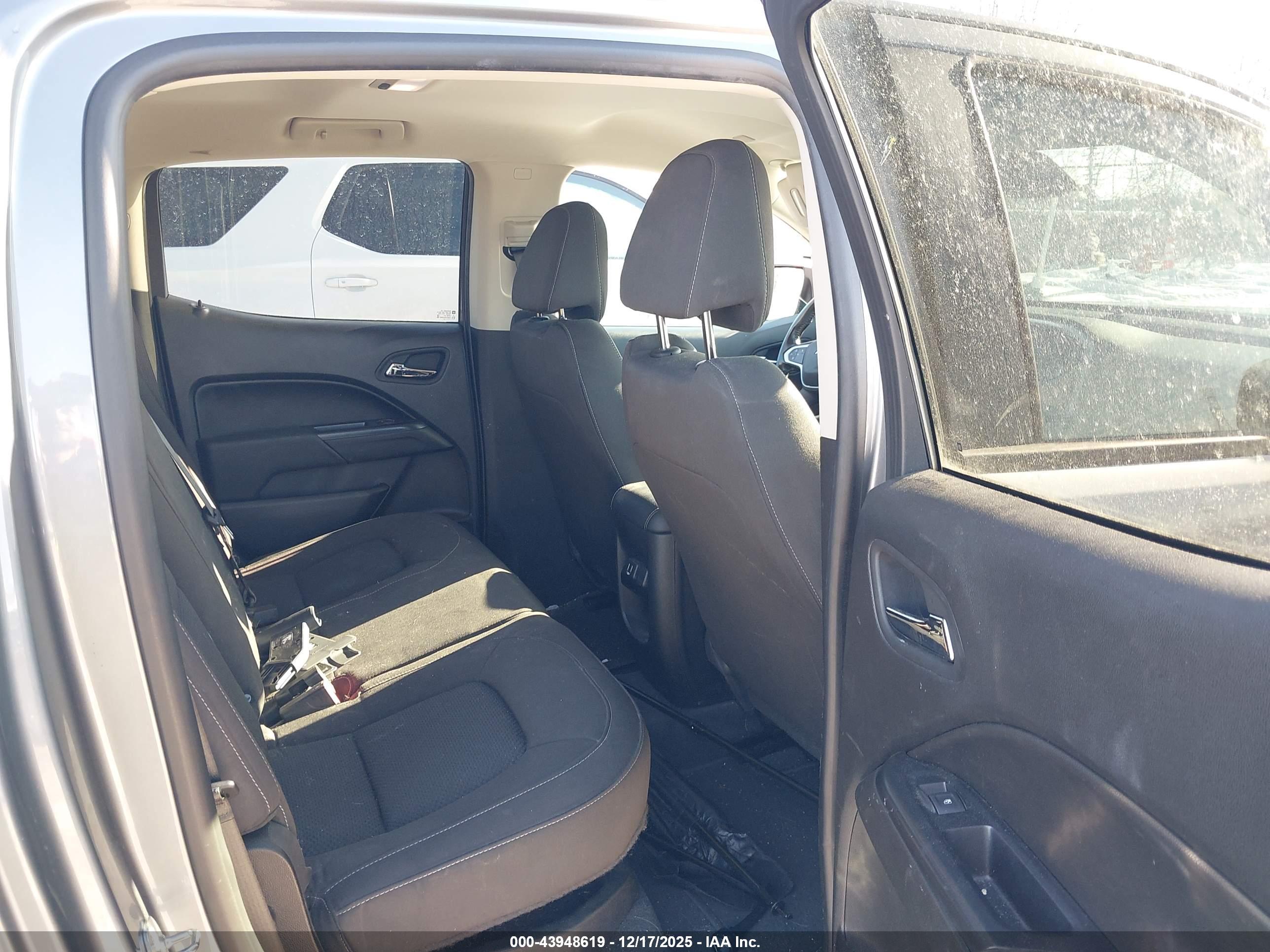 CHEVROLET COLORADO image 8