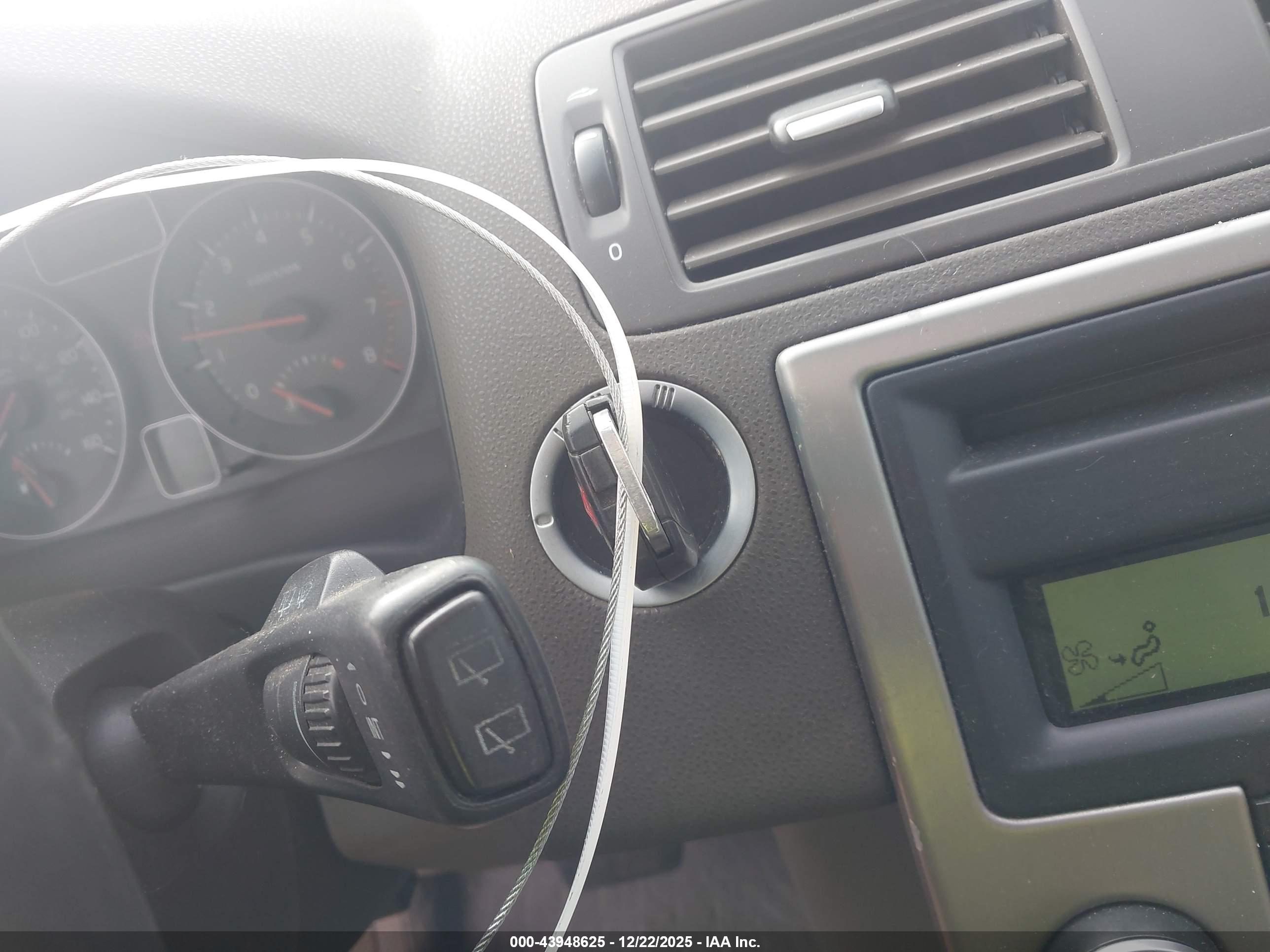 VOLVO C30 image 11