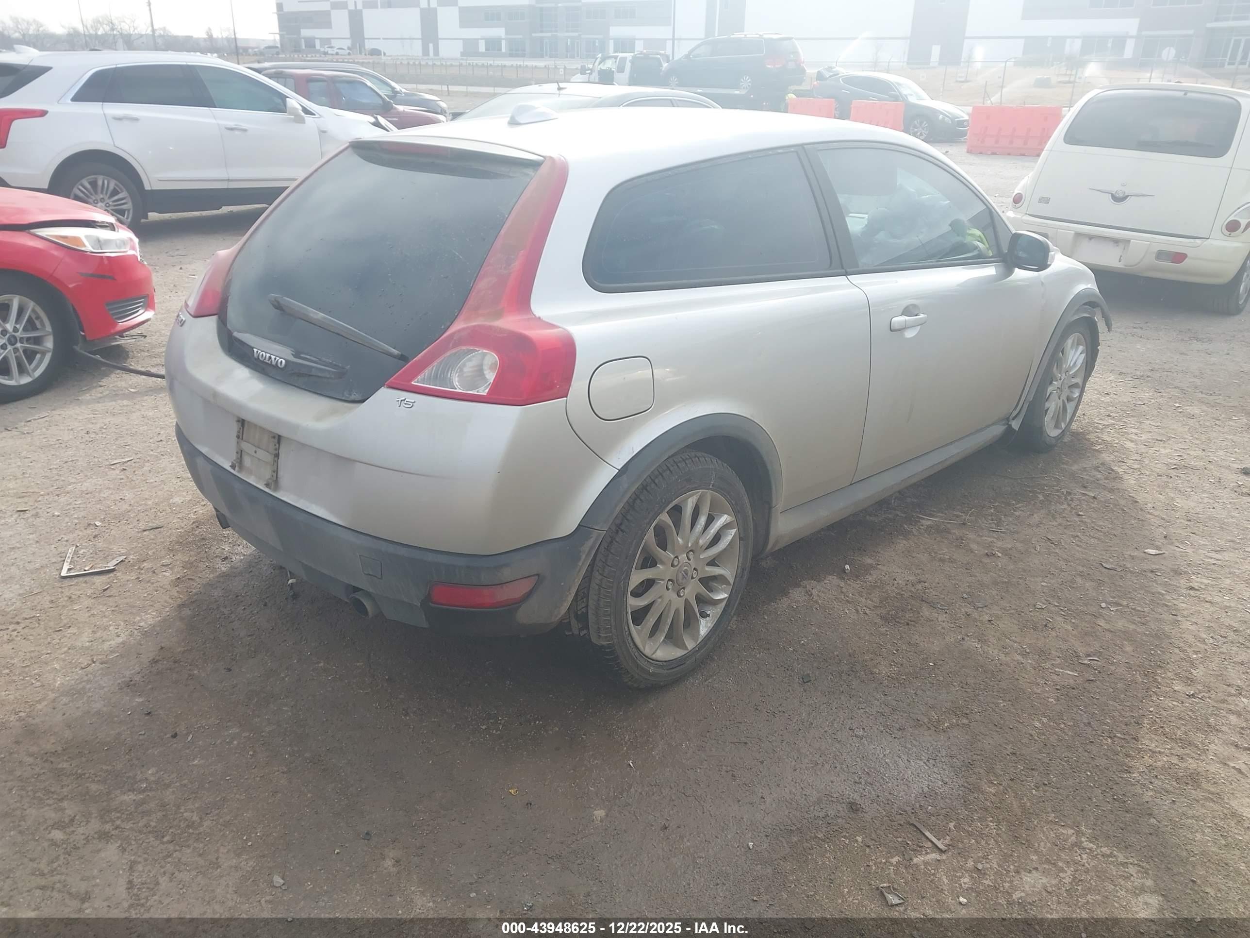 VOLVO C30 image 4