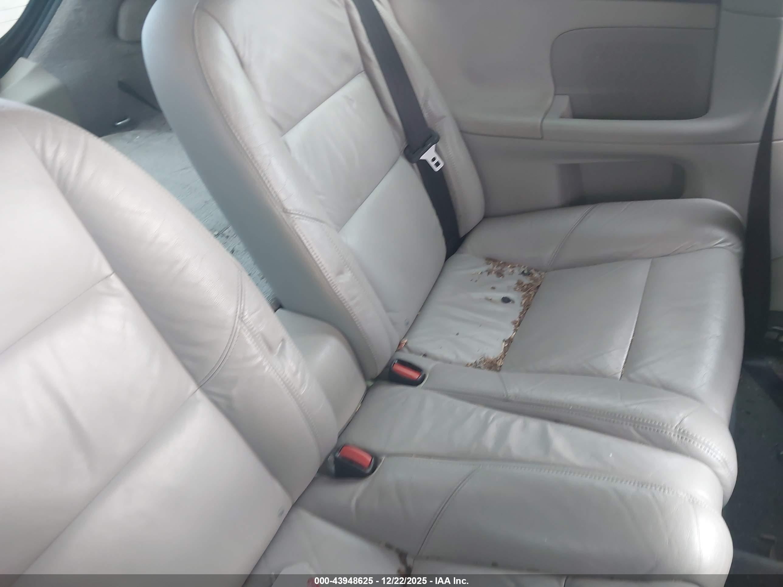VOLVO C30 image 8