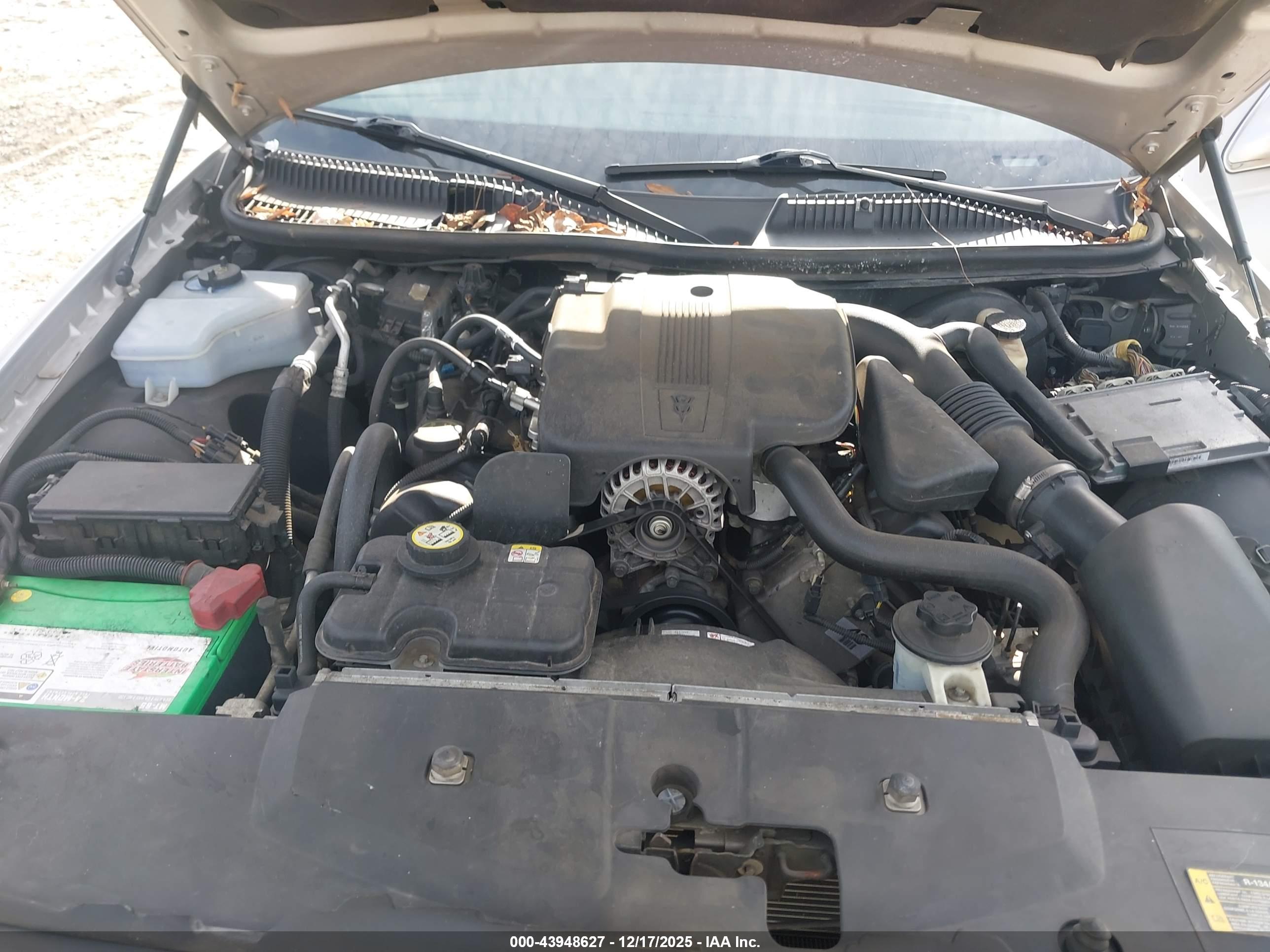 LINCOLN TOWN image 10