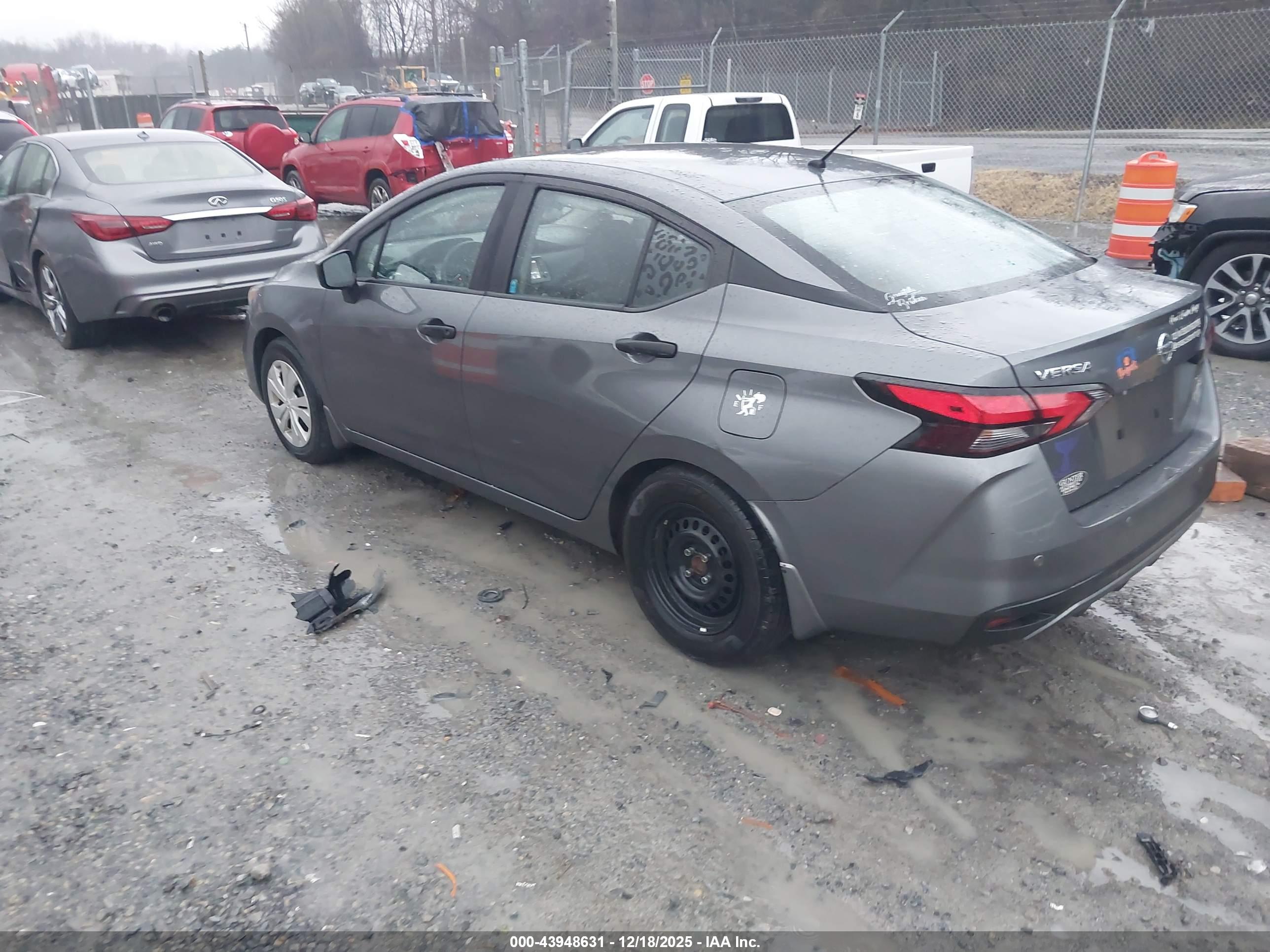 NISSAN VERSA image 3