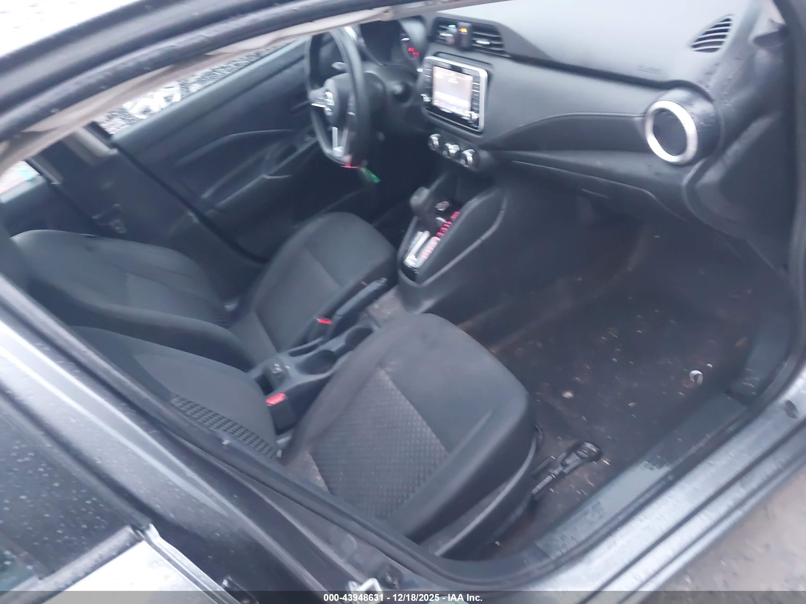 NISSAN VERSA image 5