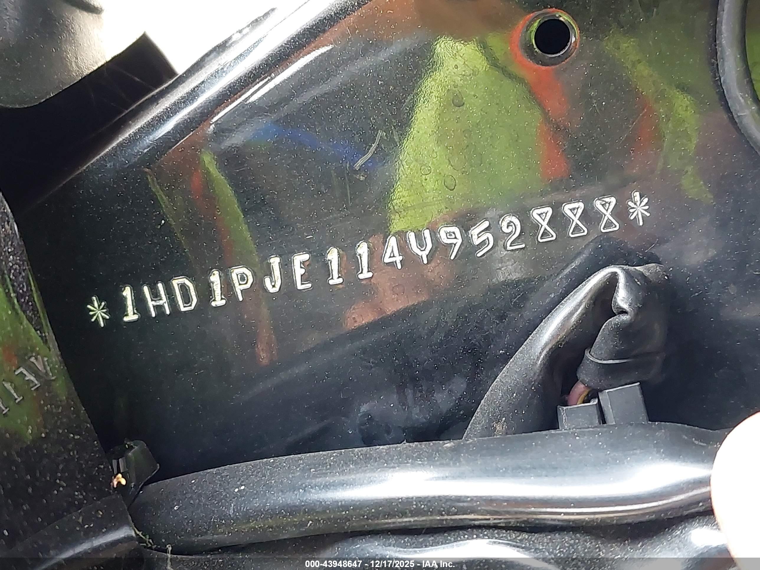 HARLEY-DAVIDSON FLHTCSE image 10