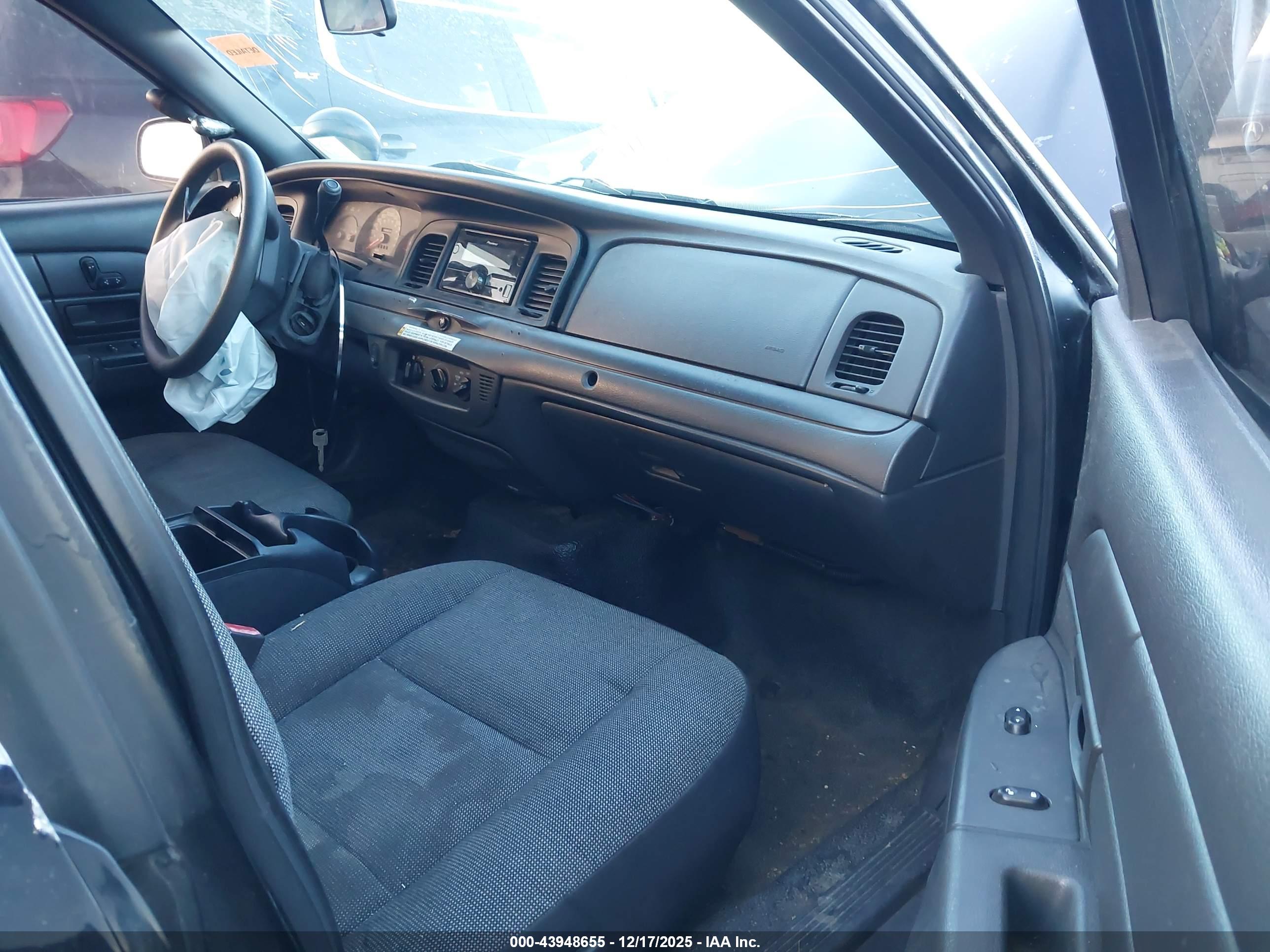 FORD CROWN image 5