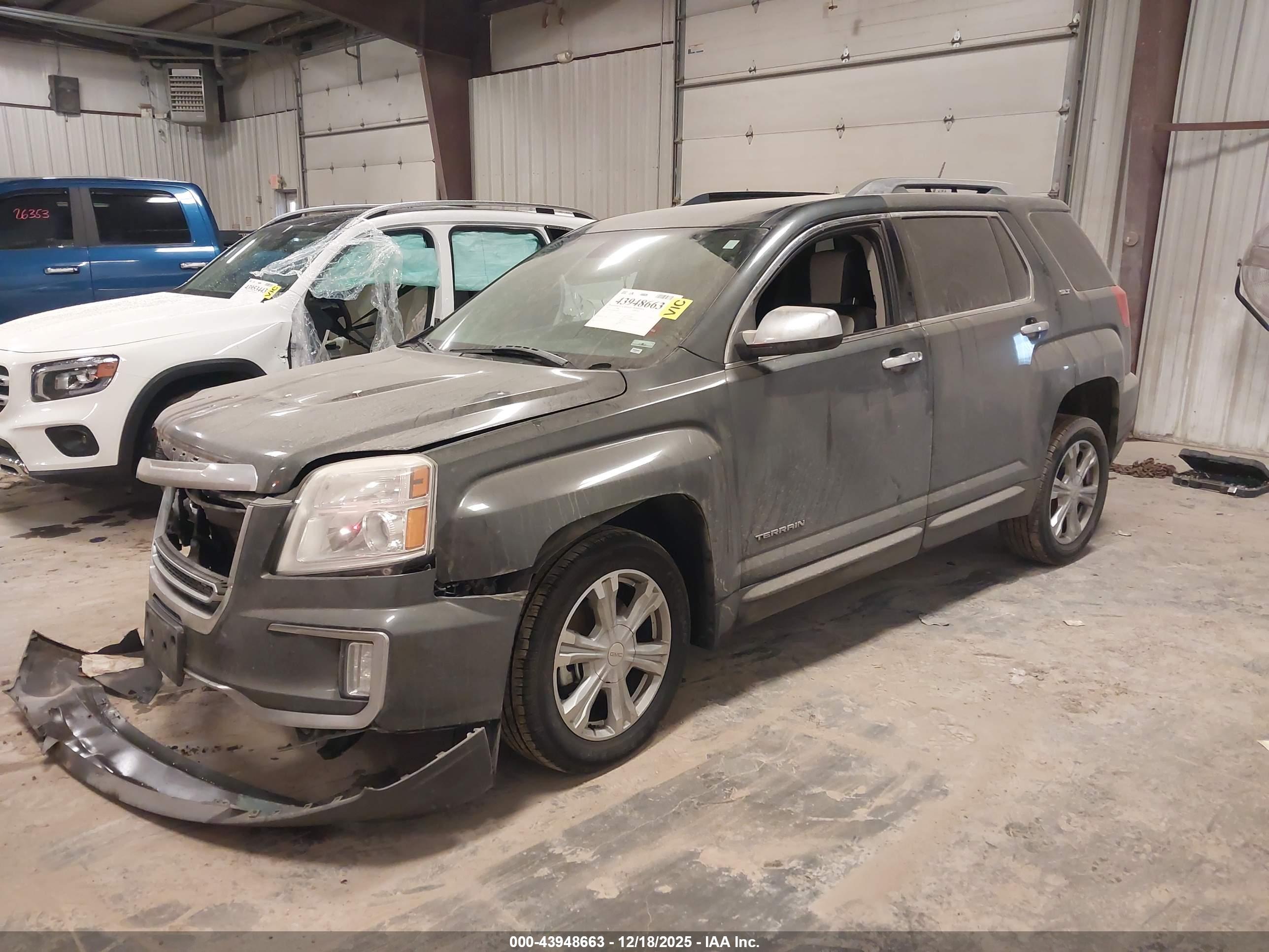 GMC TERRAIN image 2