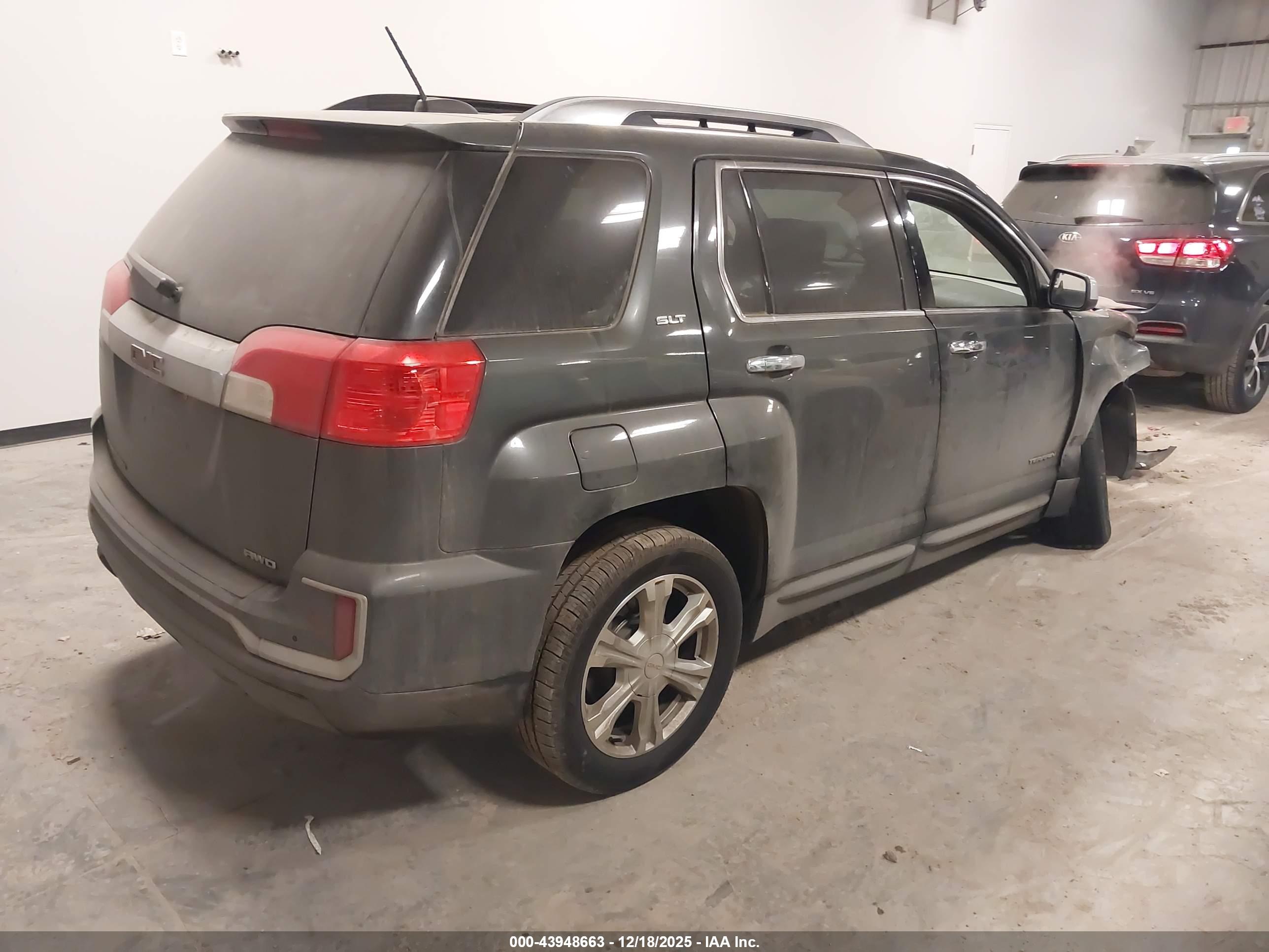GMC TERRAIN image 4