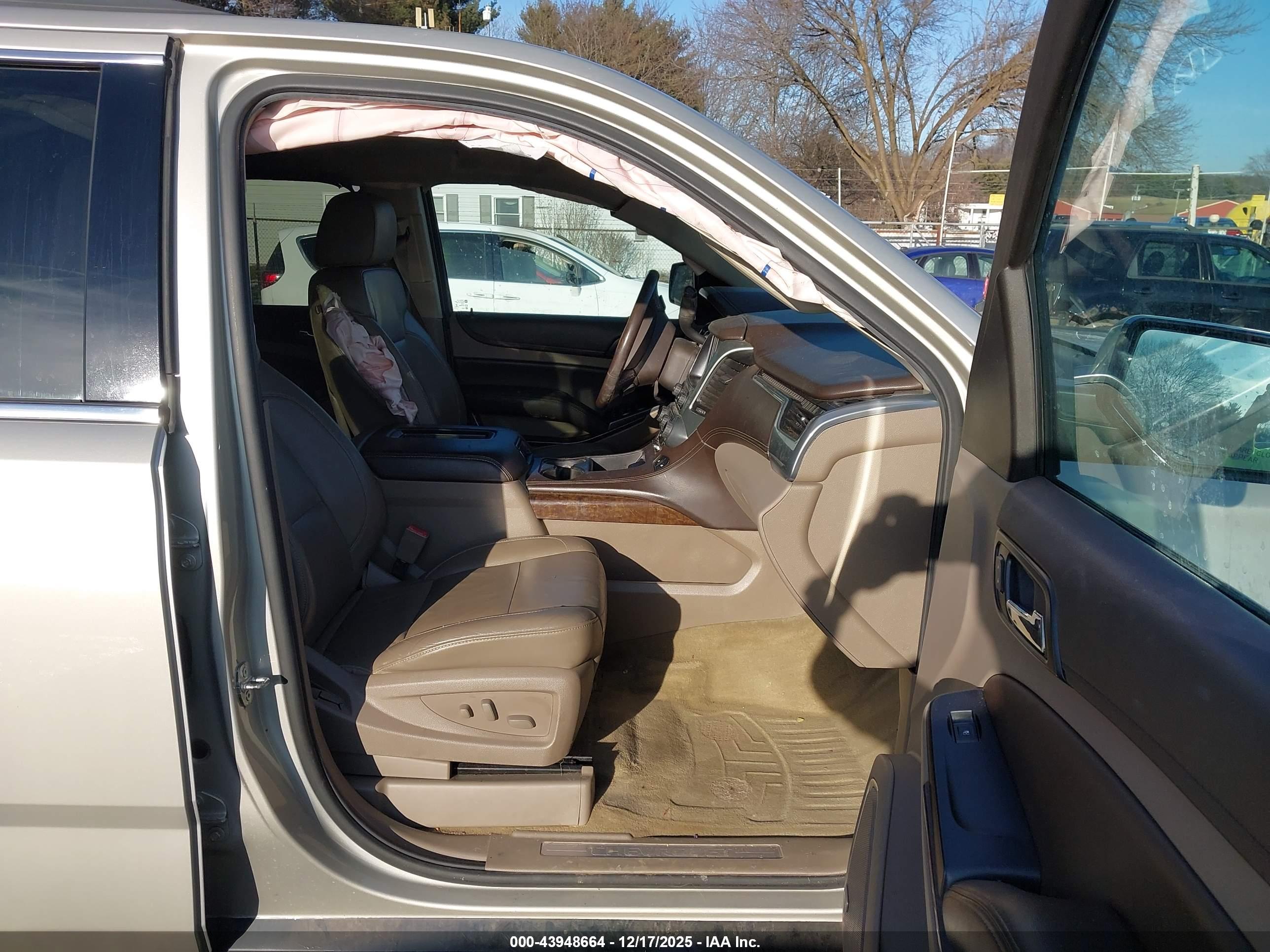 CHEVROLET TAHOE image 5