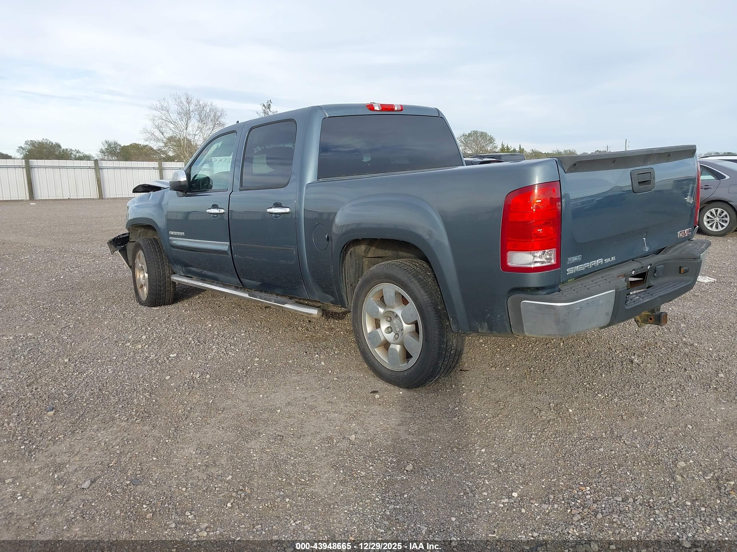 GMC SIERRA image 3