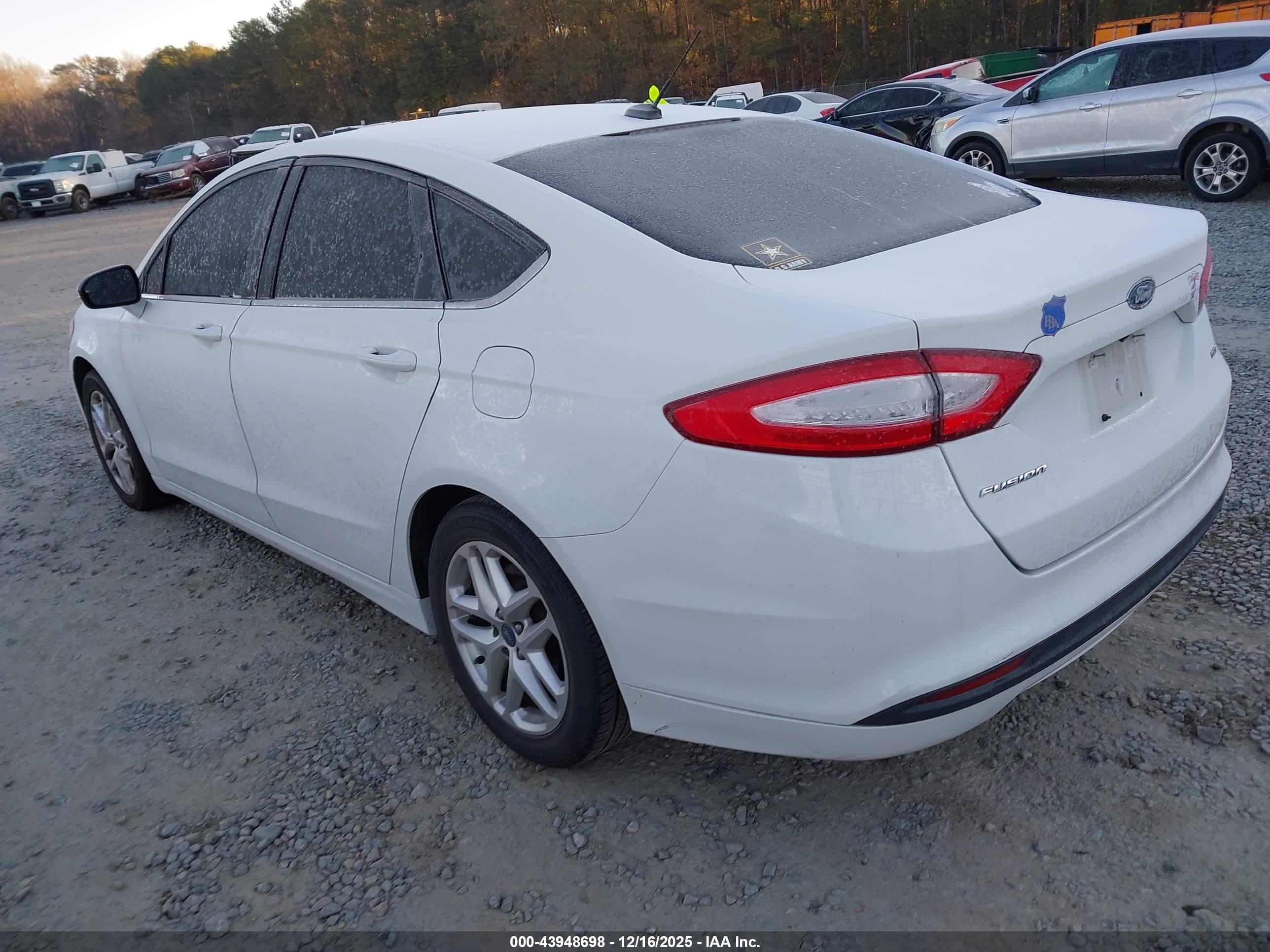 FORD FUSION image 3