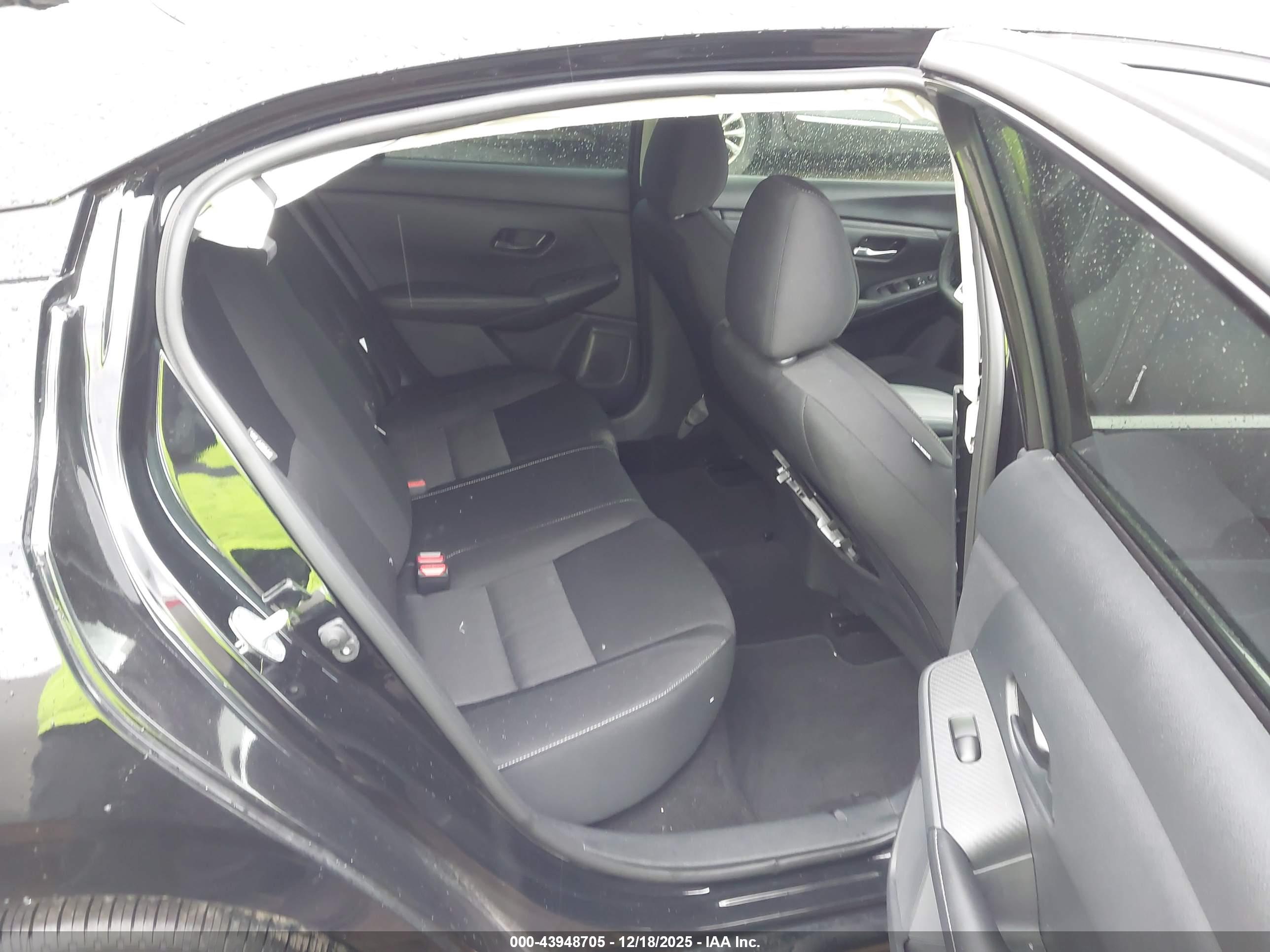 NISSAN SENTRA image 8