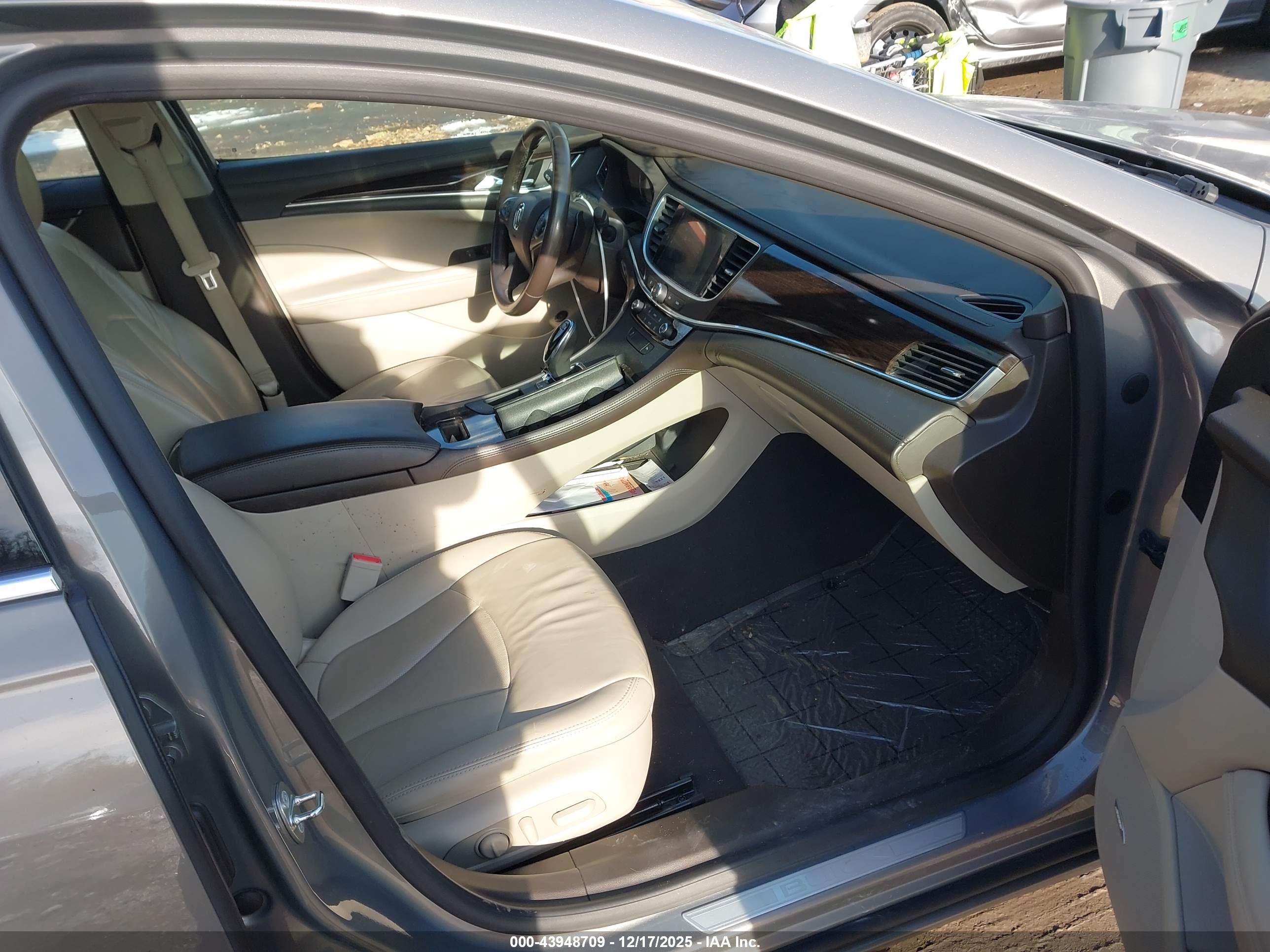 BUICK LACROSSE image 5