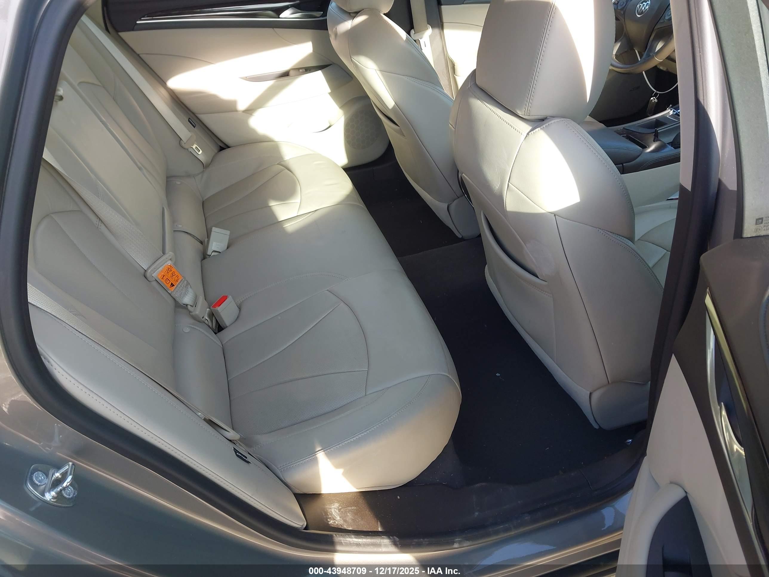 BUICK LACROSSE image 8