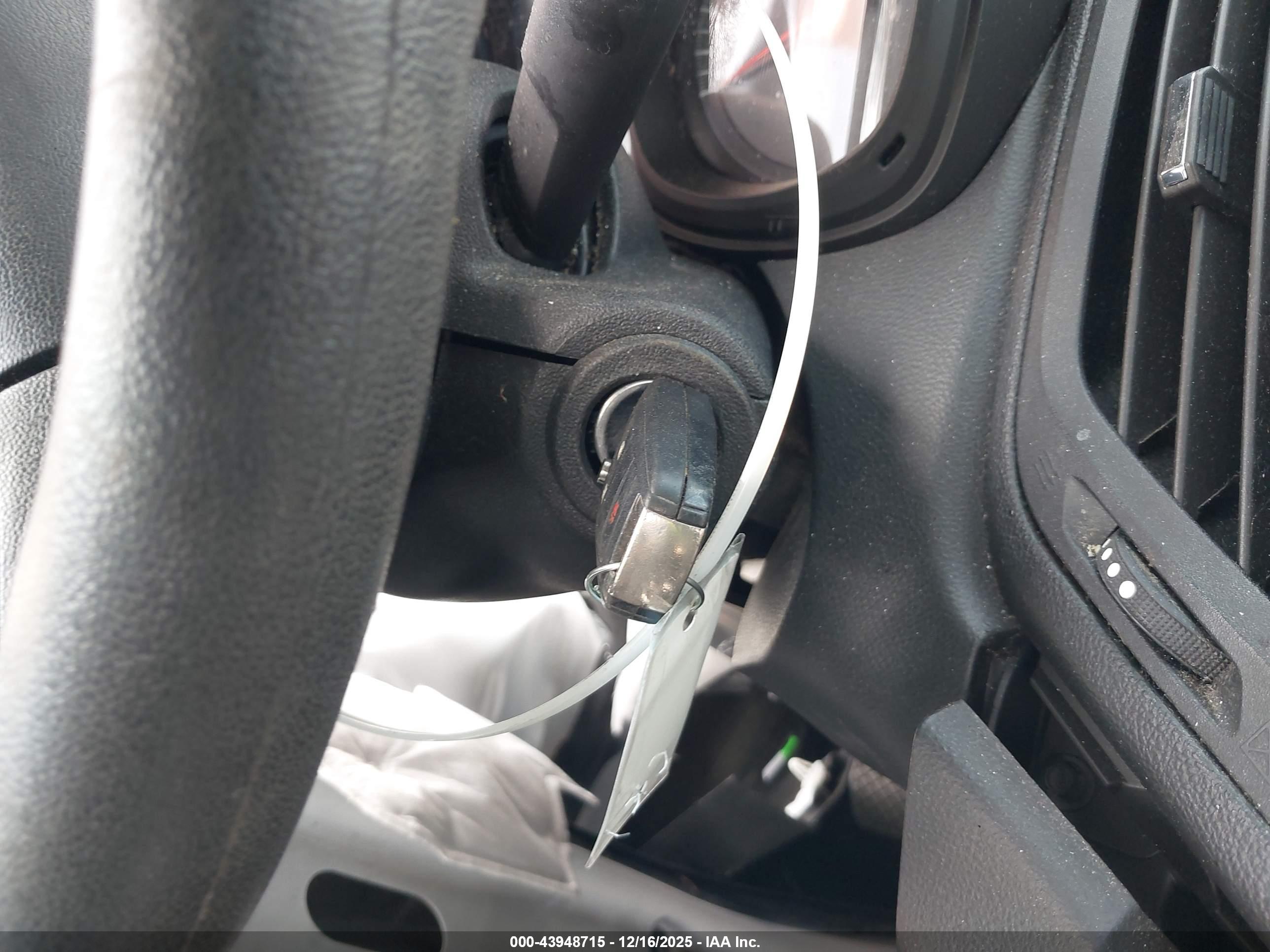 CHEVROLET EQUINOX image 11