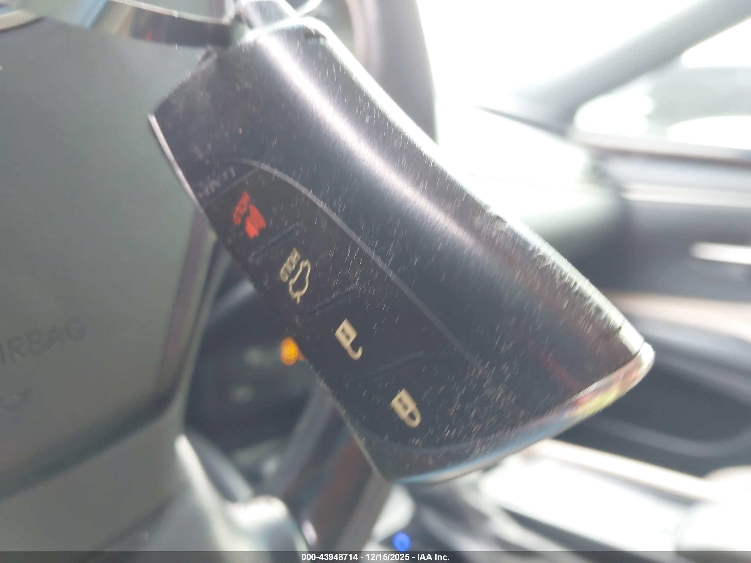 LEXUS ES image 11