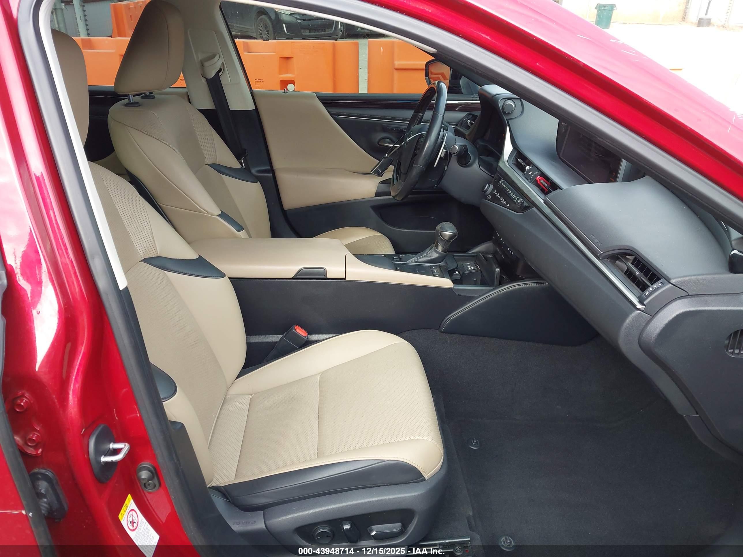 LEXUS ES image 5
