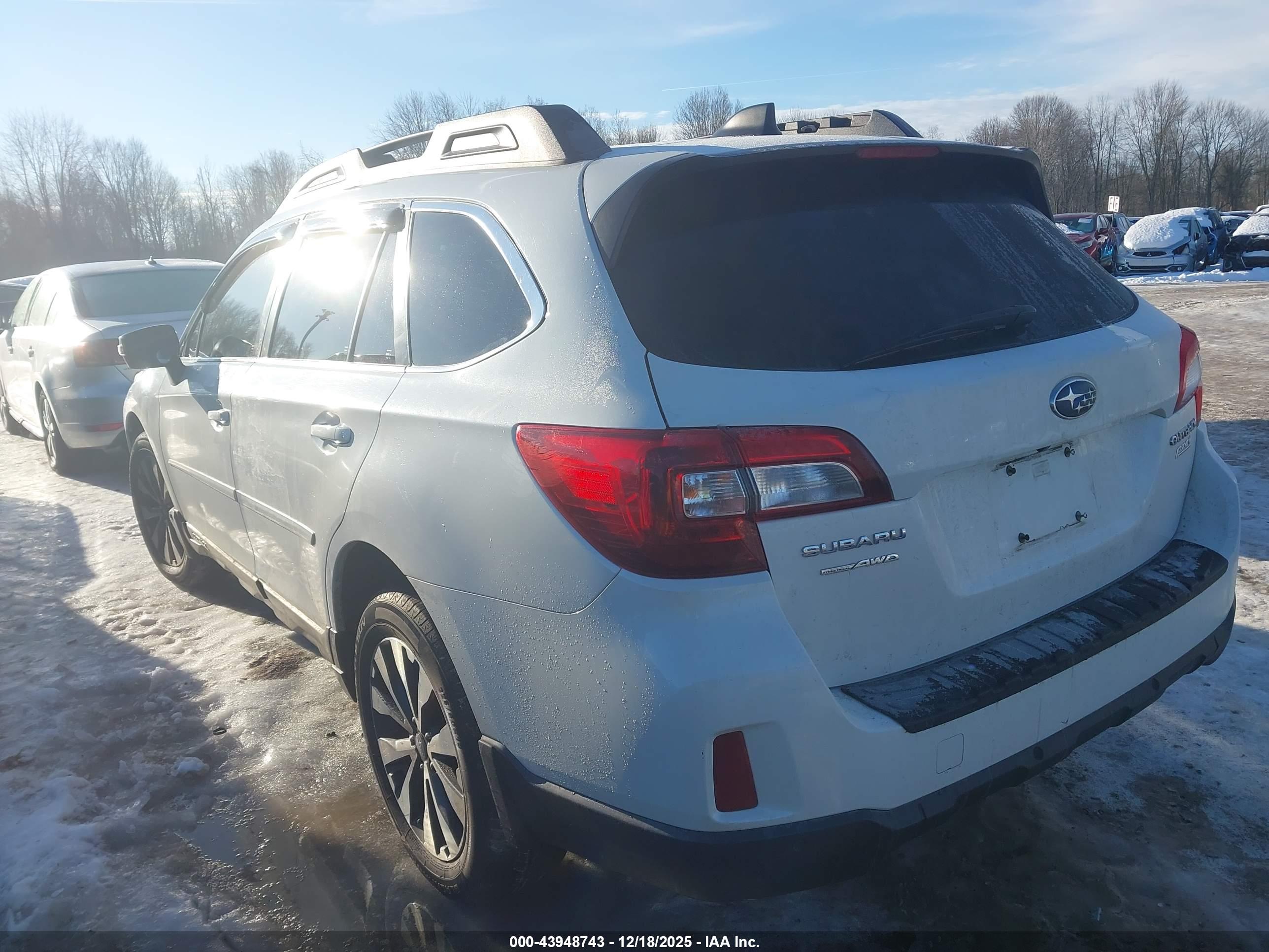 SUBARU OUTBACK image 3