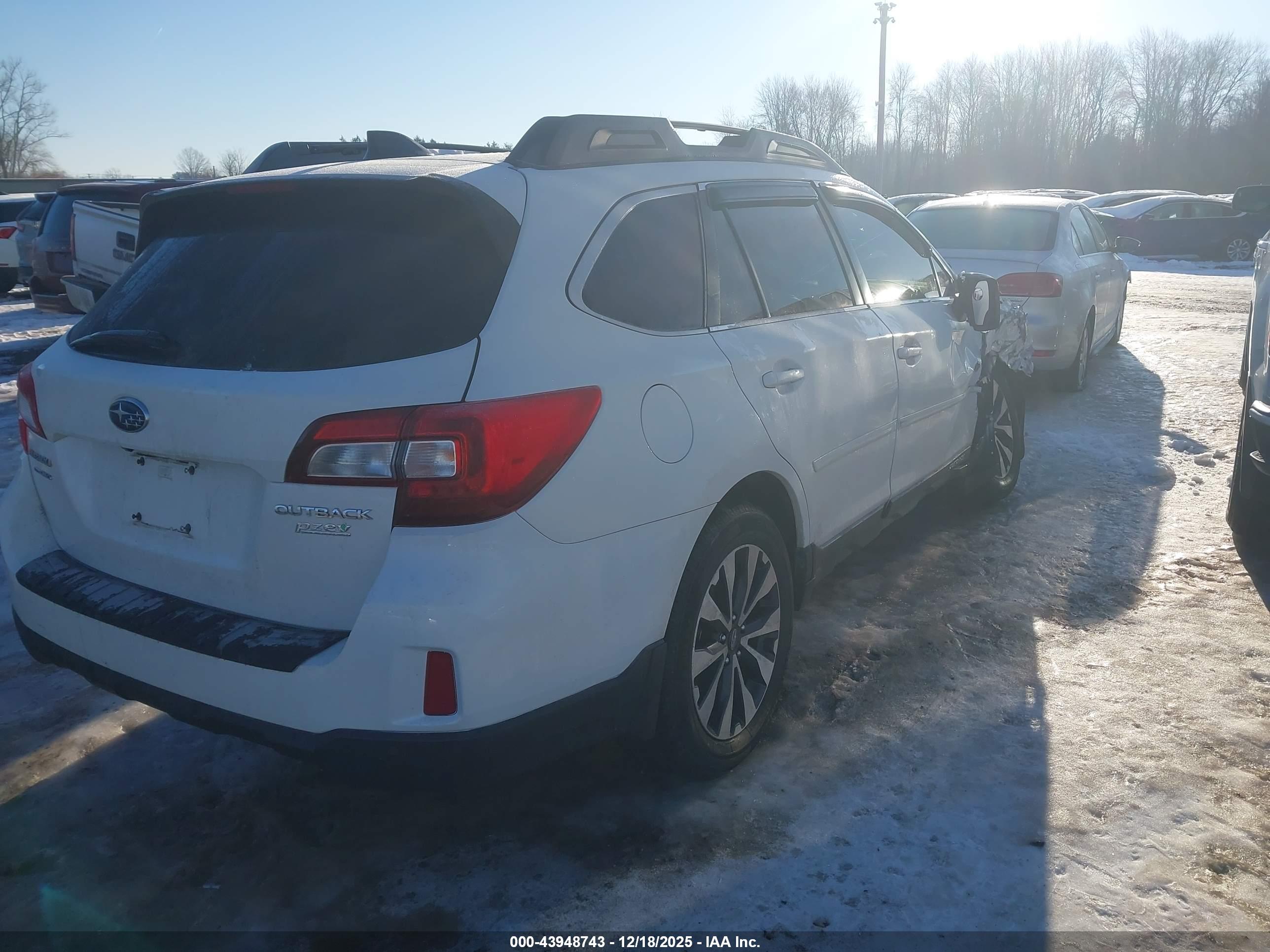 SUBARU OUTBACK image 4