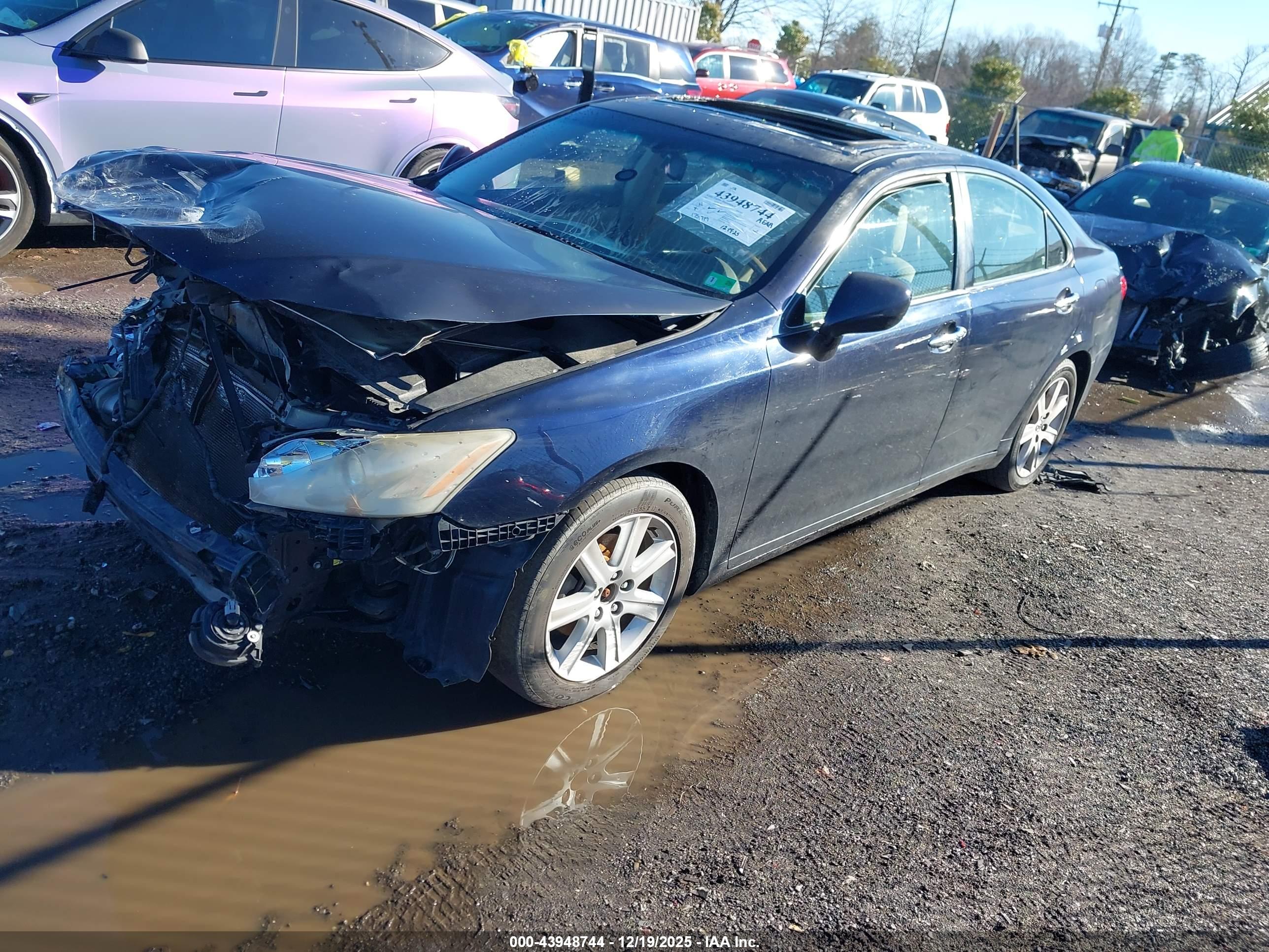 LEXUS ES image 2