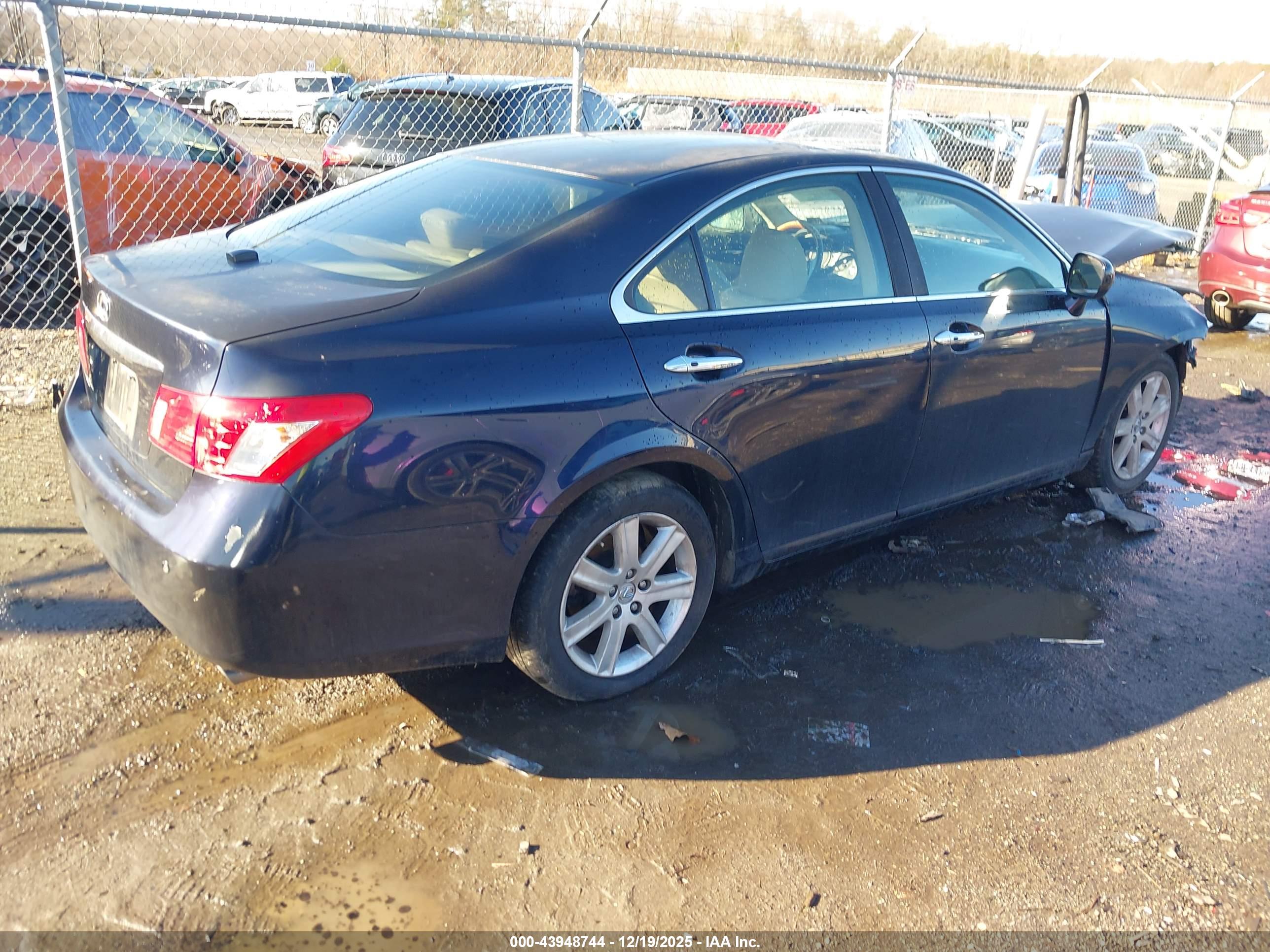 LEXUS ES image 4