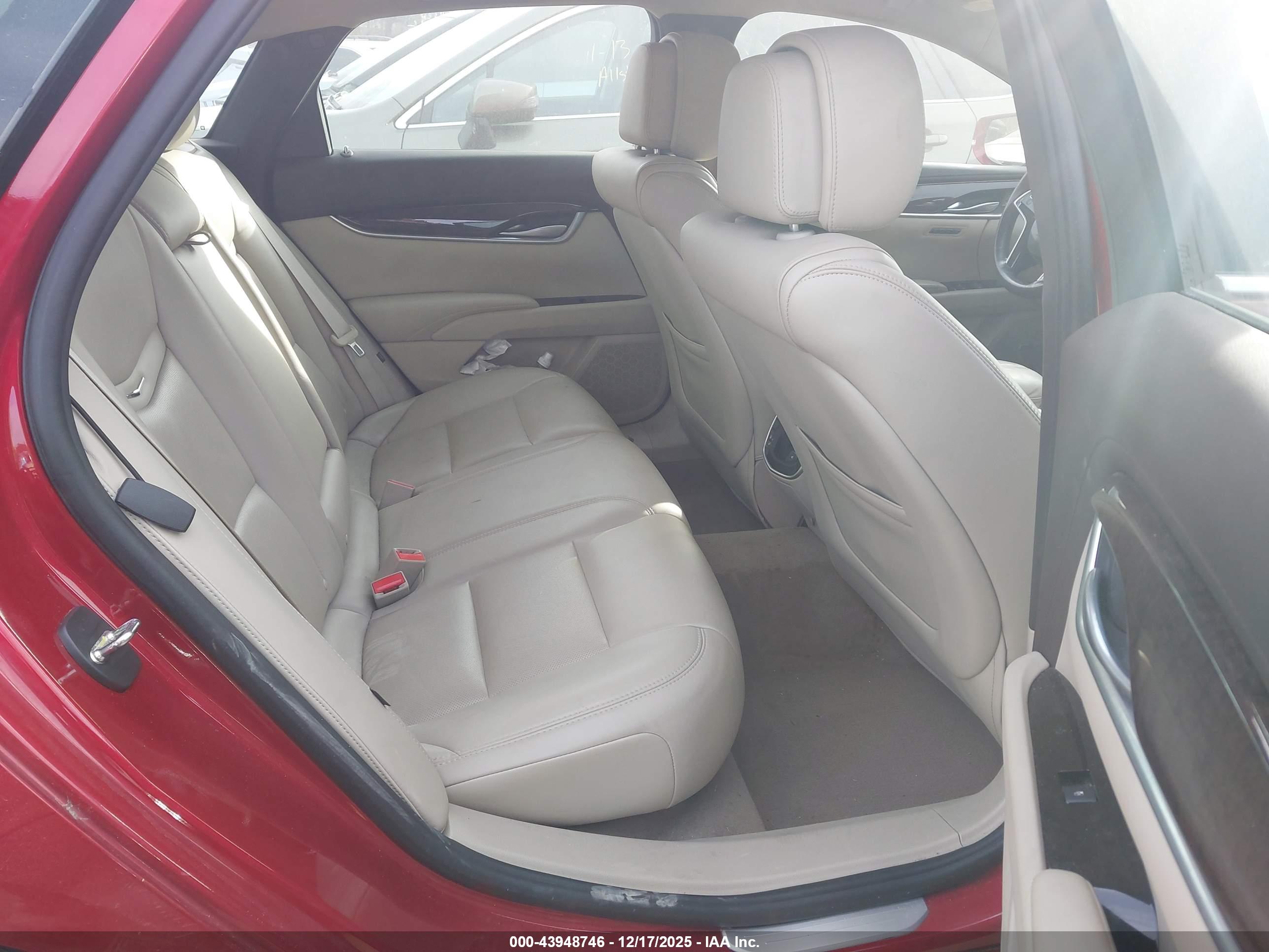 CADILLAC XTS image 8